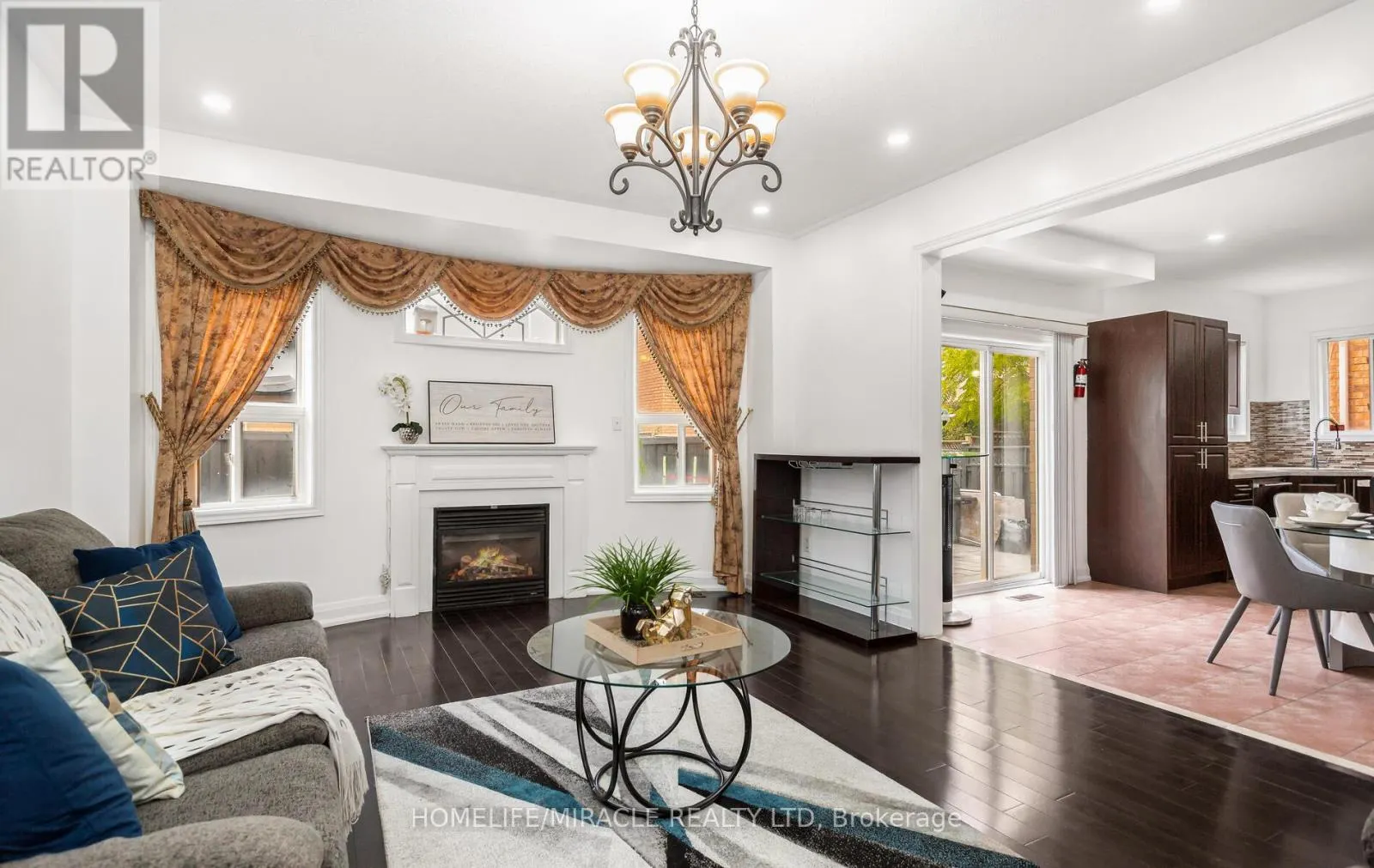 20 ATIRA AVENUE