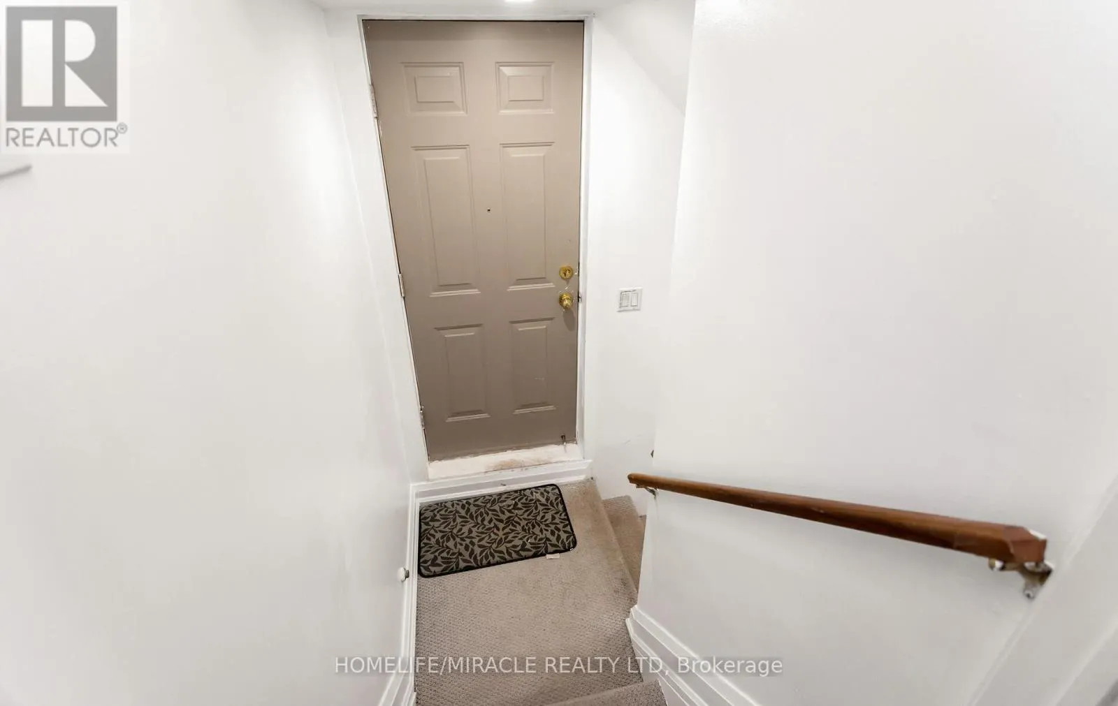 20 ATIRA AVENUE