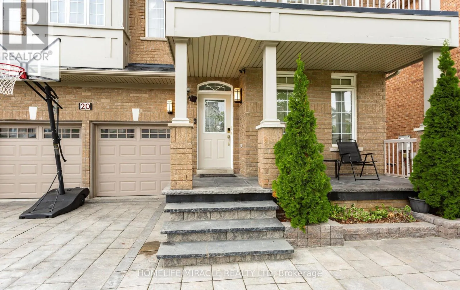 20 ATIRA AVENUE