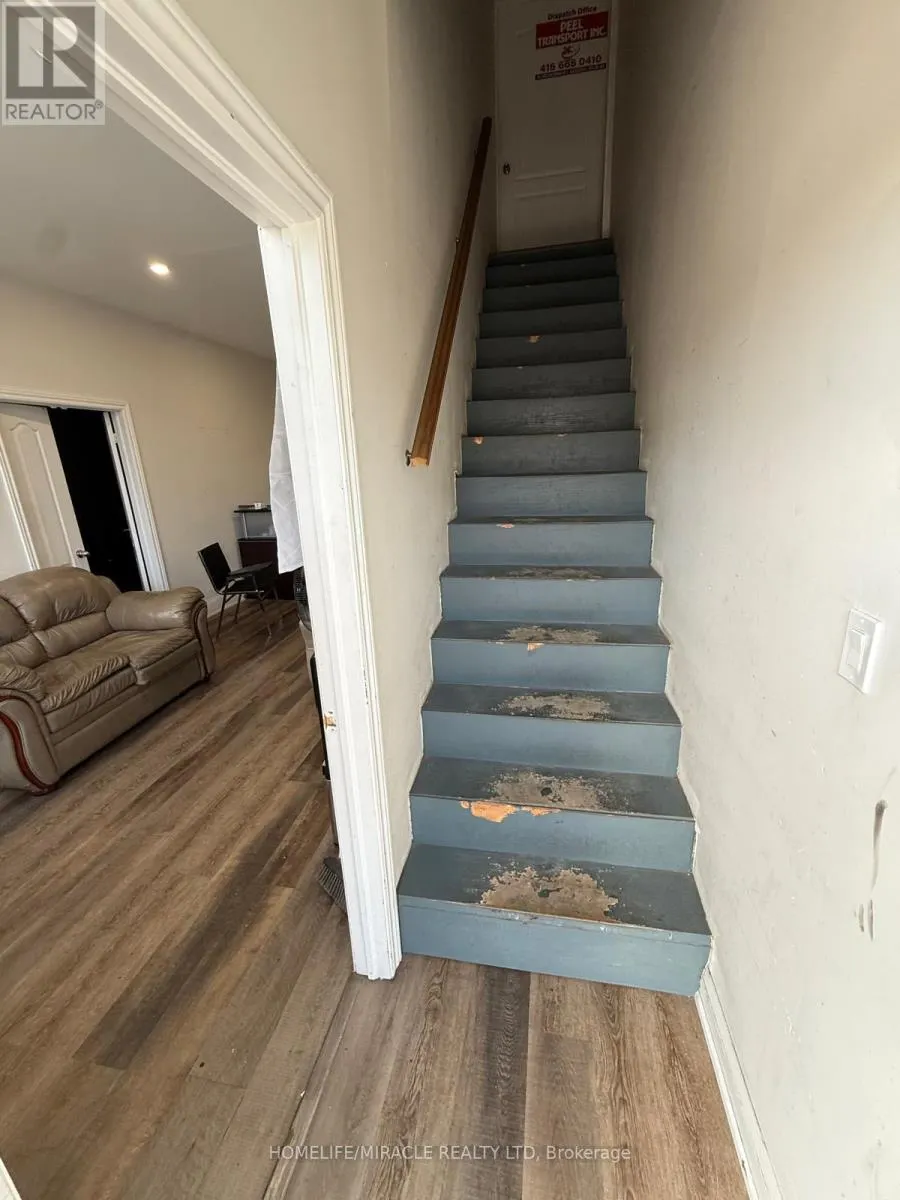 24 - 1050 BRITANNIA ROAD E
