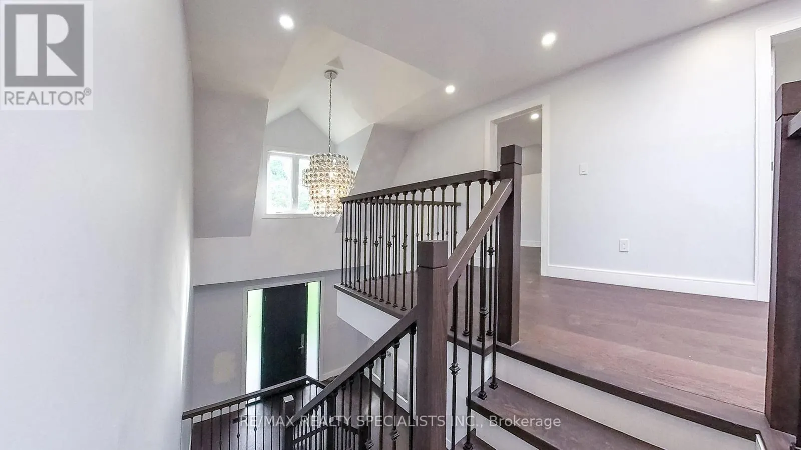 1029 LORNE PARK ROAD