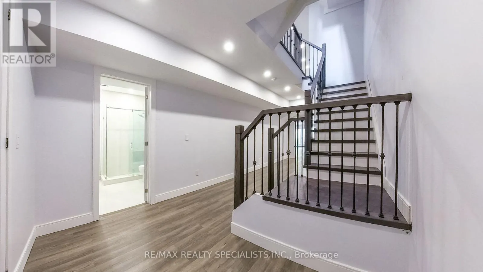 1029 LORNE PARK ROAD