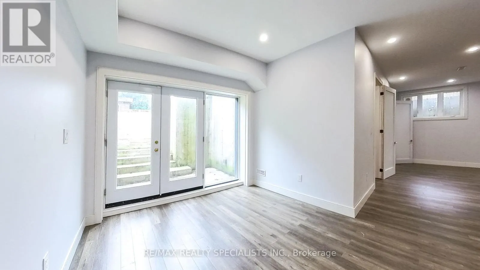 1029 LORNE PARK ROAD