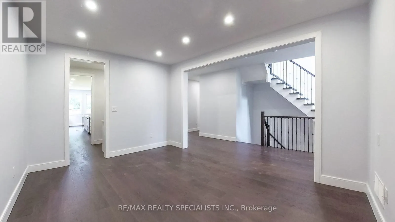 1029 LORNE PARK ROAD