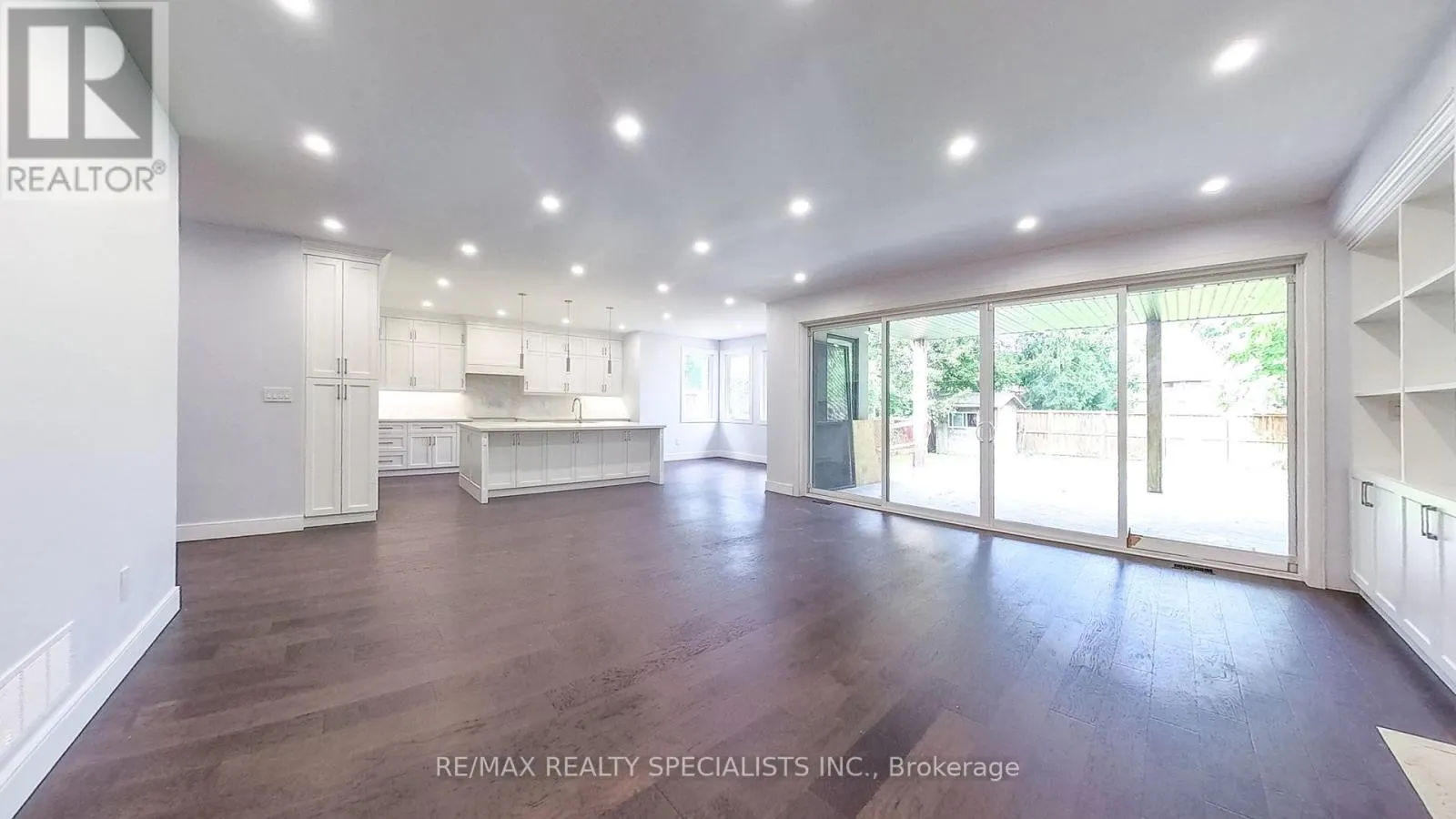 1029 LORNE PARK ROAD