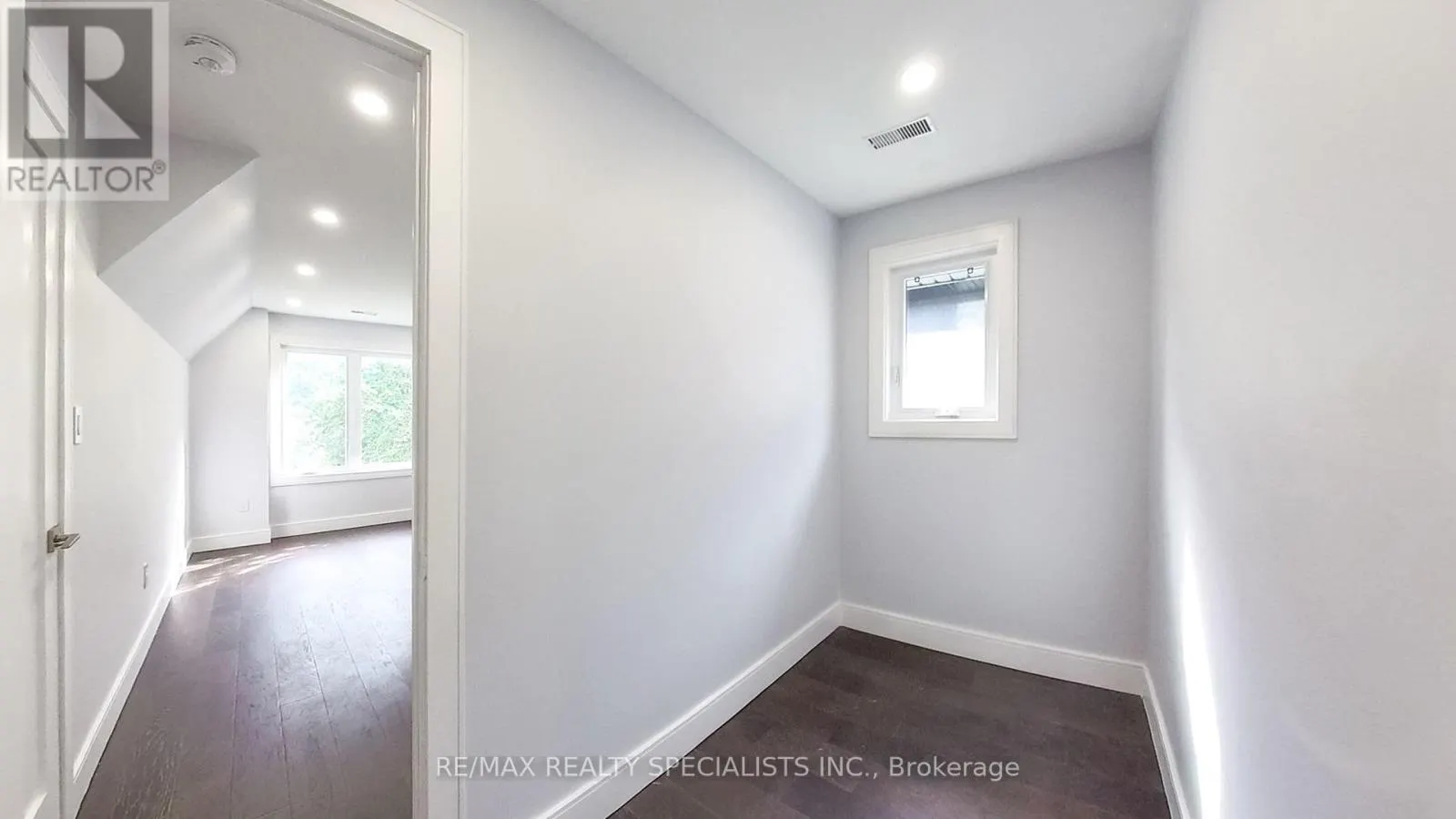 1029 LORNE PARK ROAD