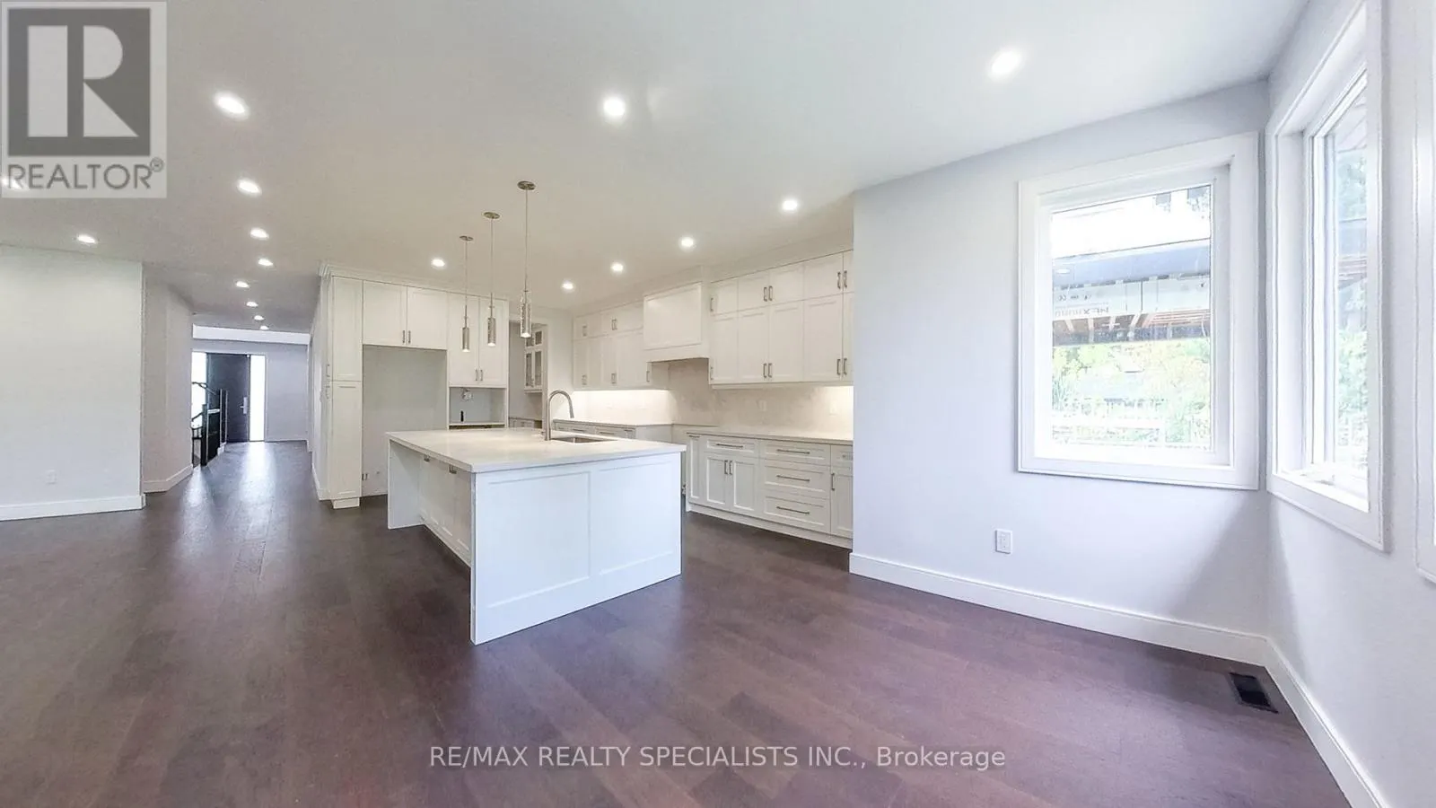 1029 LORNE PARK ROAD