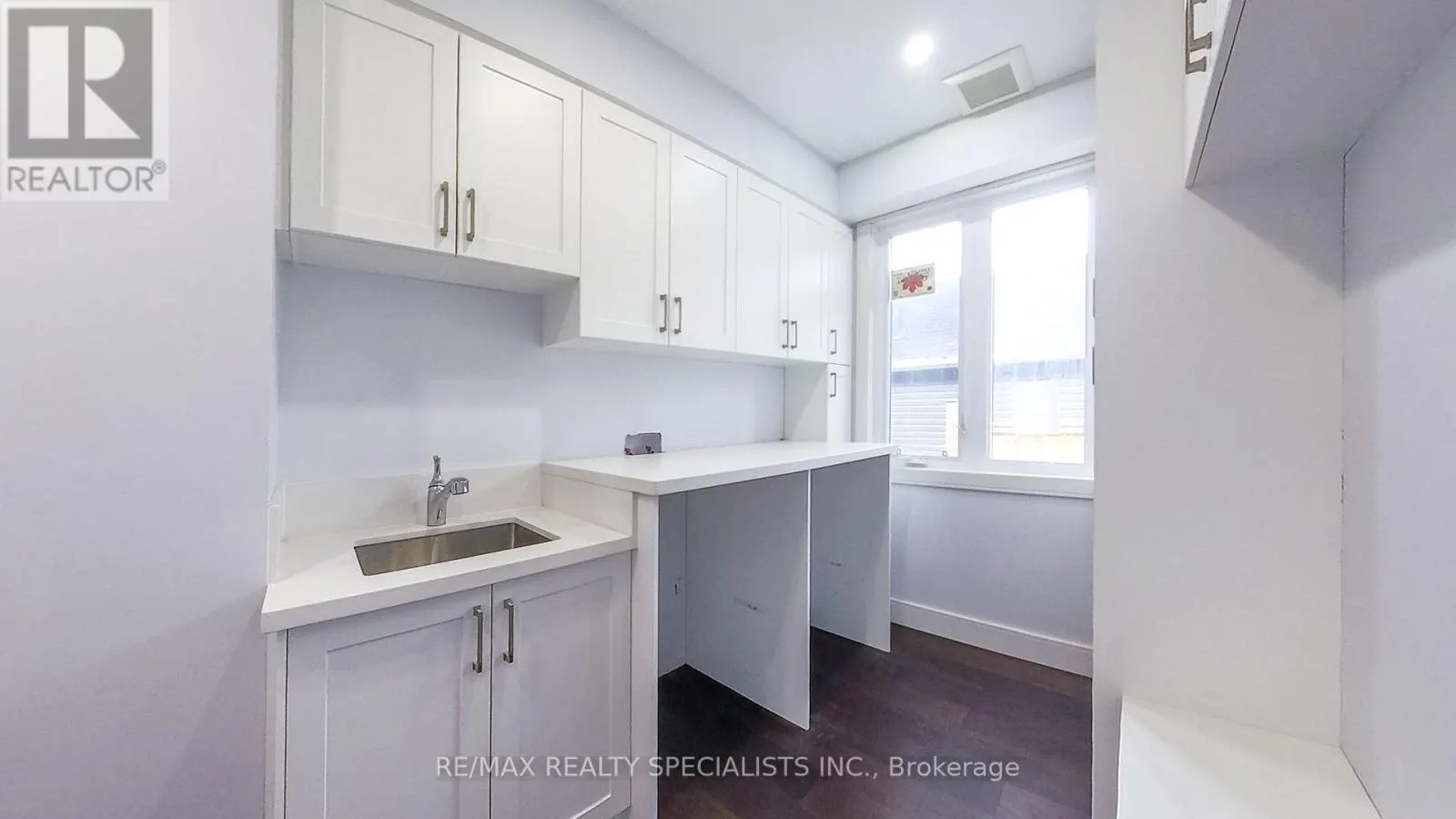 1029 LORNE PARK ROAD