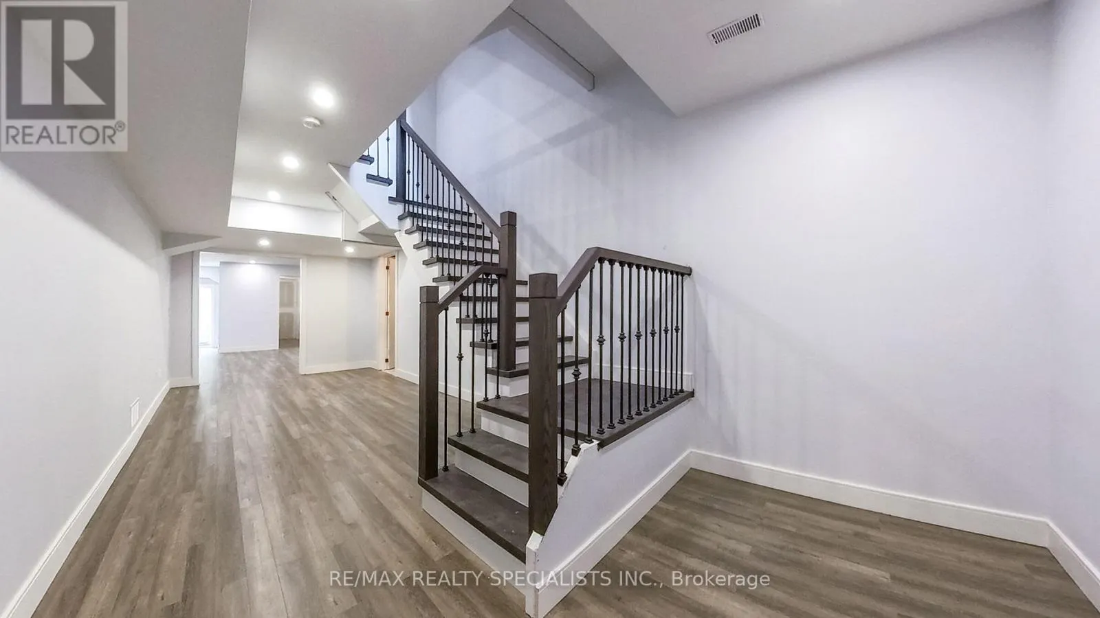 1029 LORNE PARK ROAD