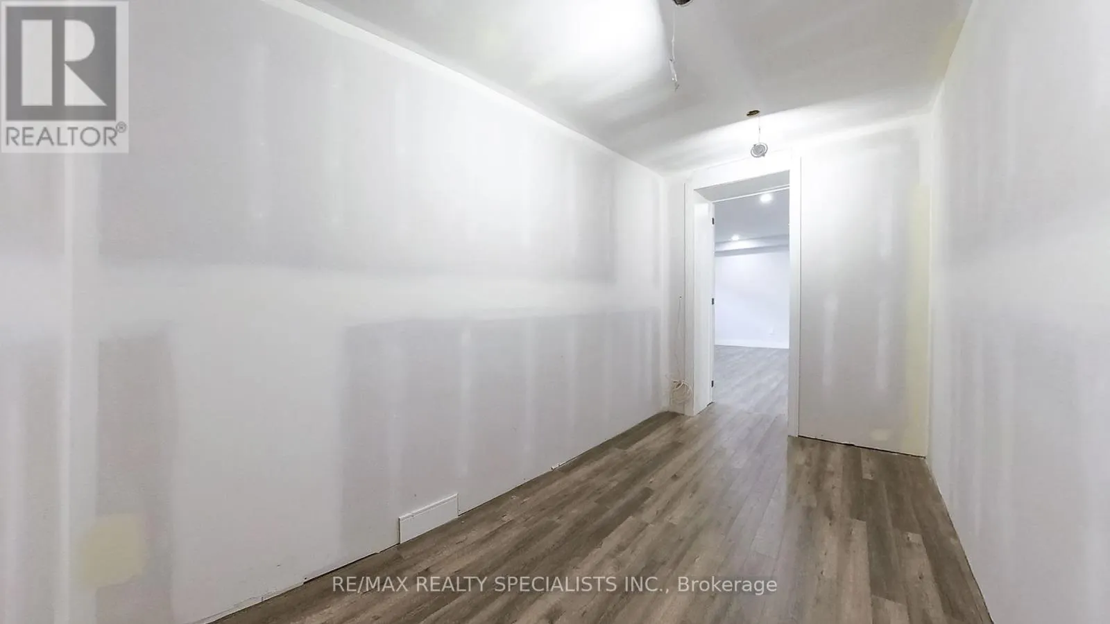 1029 LORNE PARK ROAD