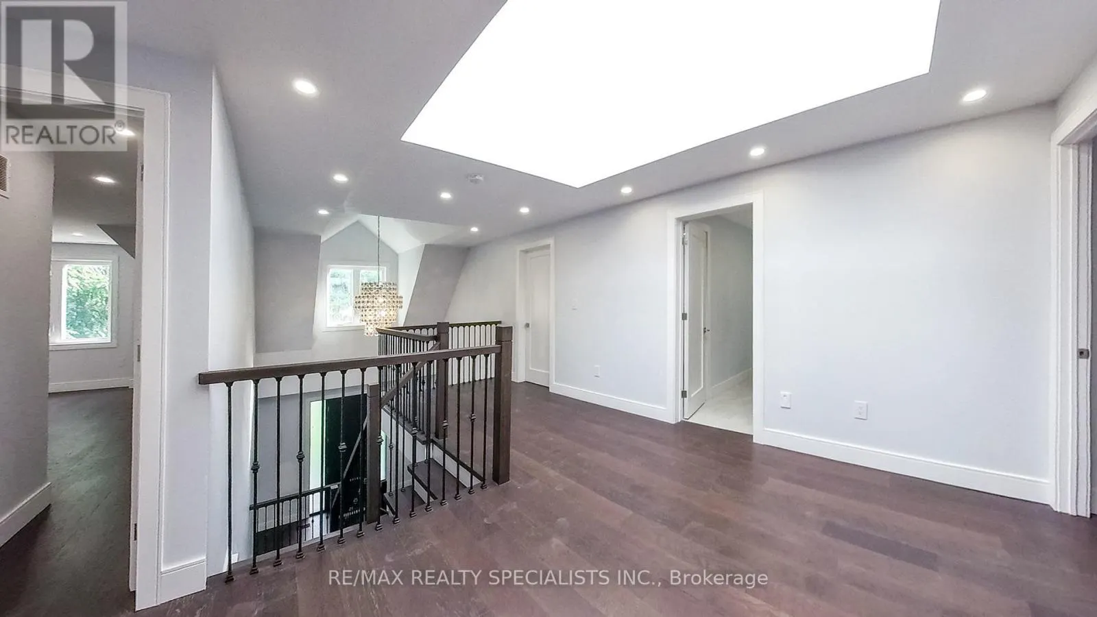 1029 LORNE PARK ROAD