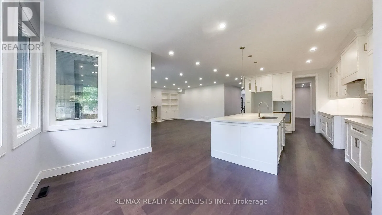 1029 LORNE PARK ROAD