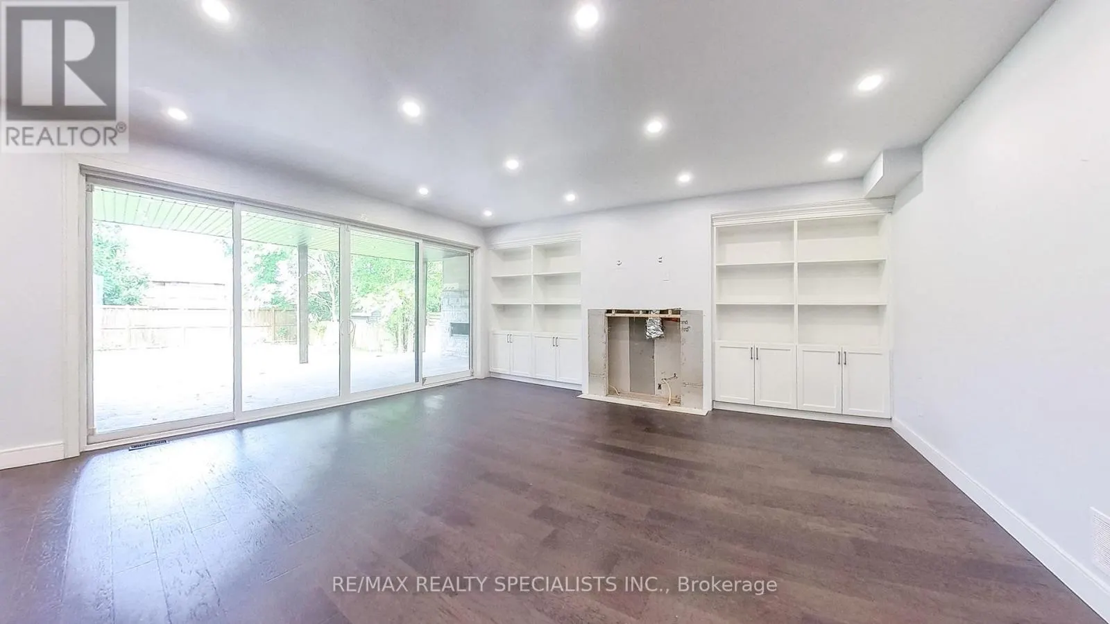 1029 LORNE PARK ROAD