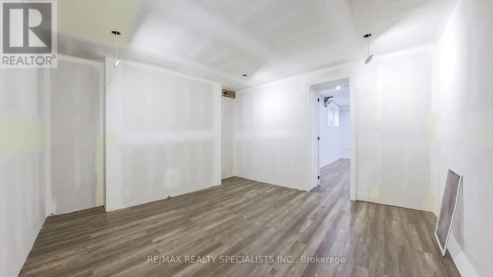 1029 LORNE PARK ROAD
