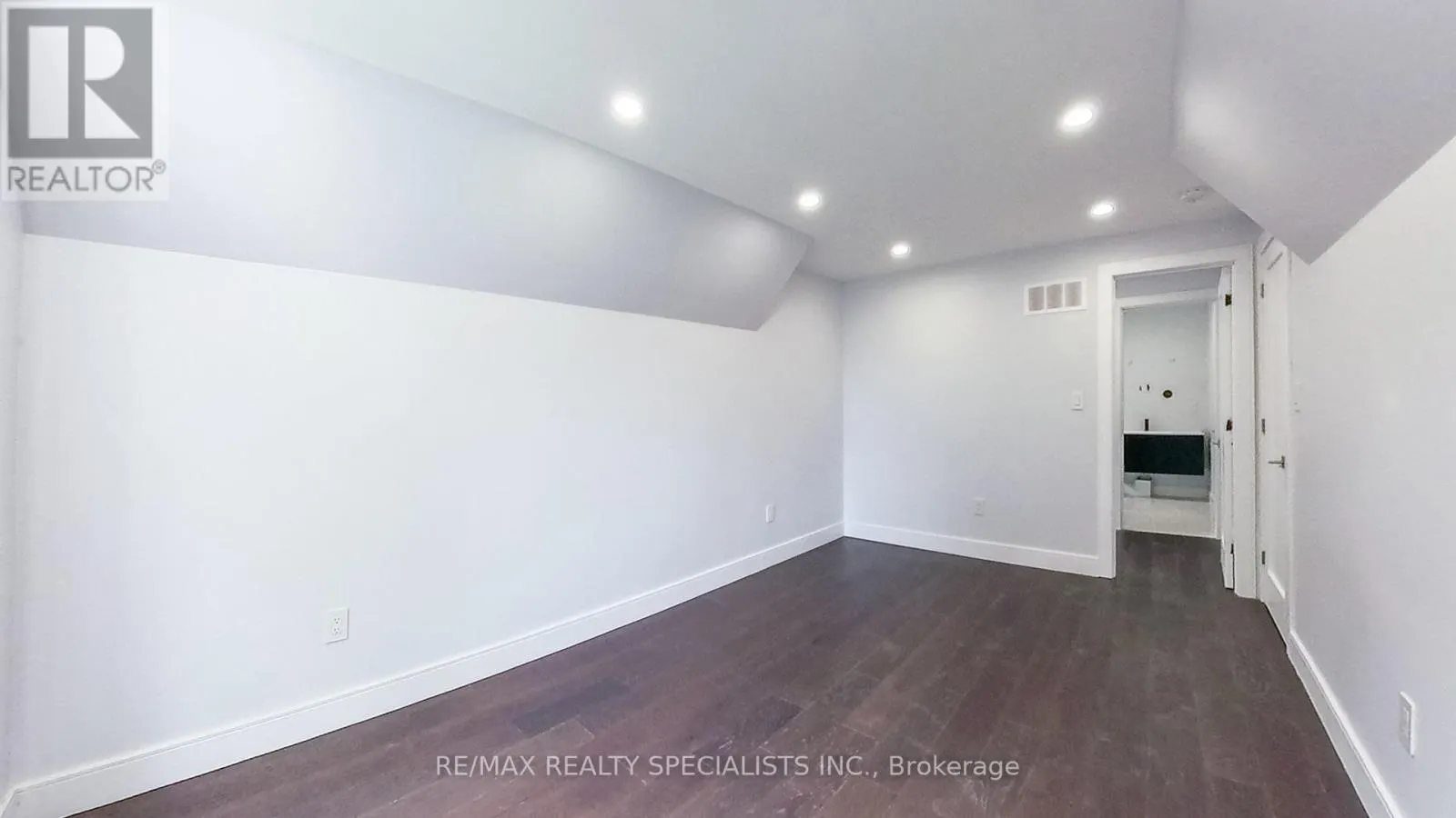 1029 LORNE PARK ROAD