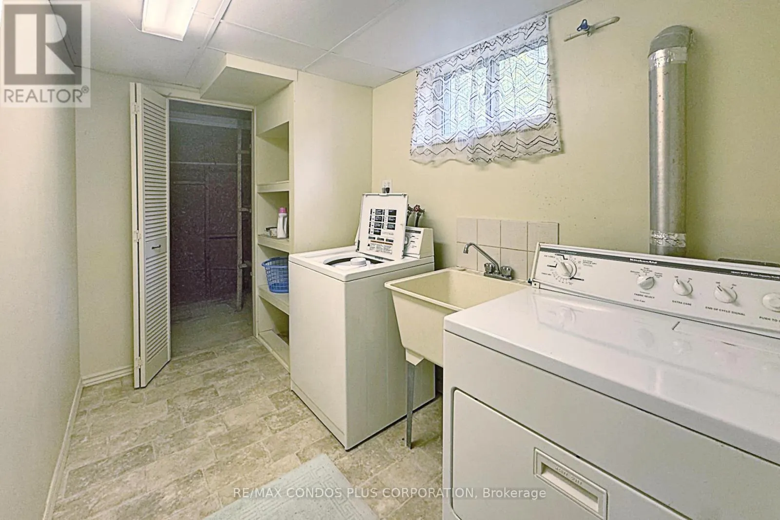 2004 HARTLAND DRIVE