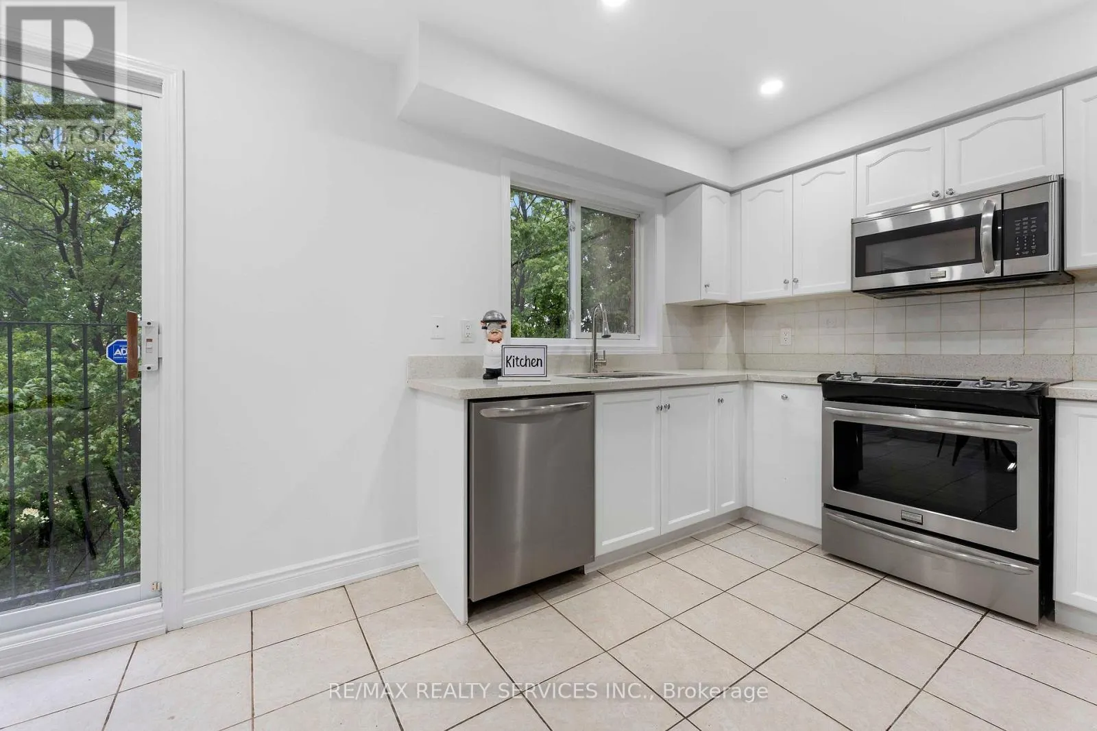 28 - 80 ACORN PLACE