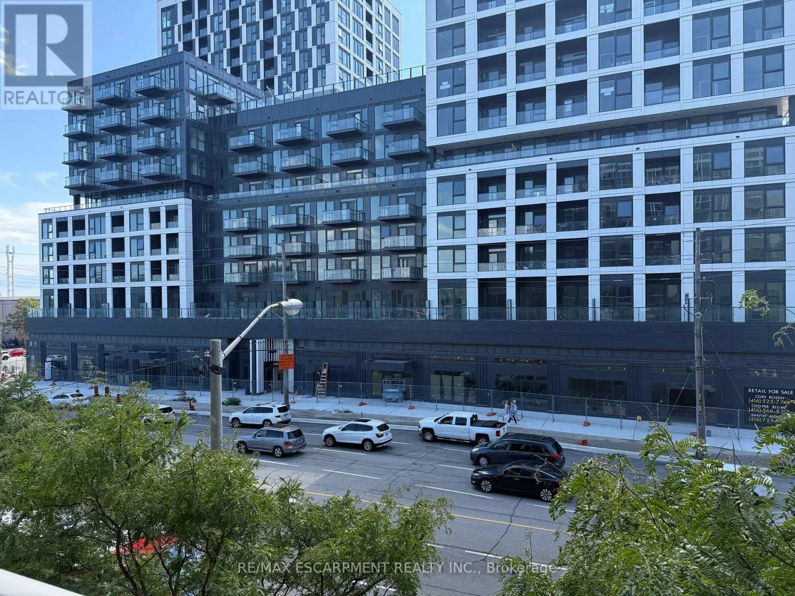 312 - 1040 THE QUEENSWAY