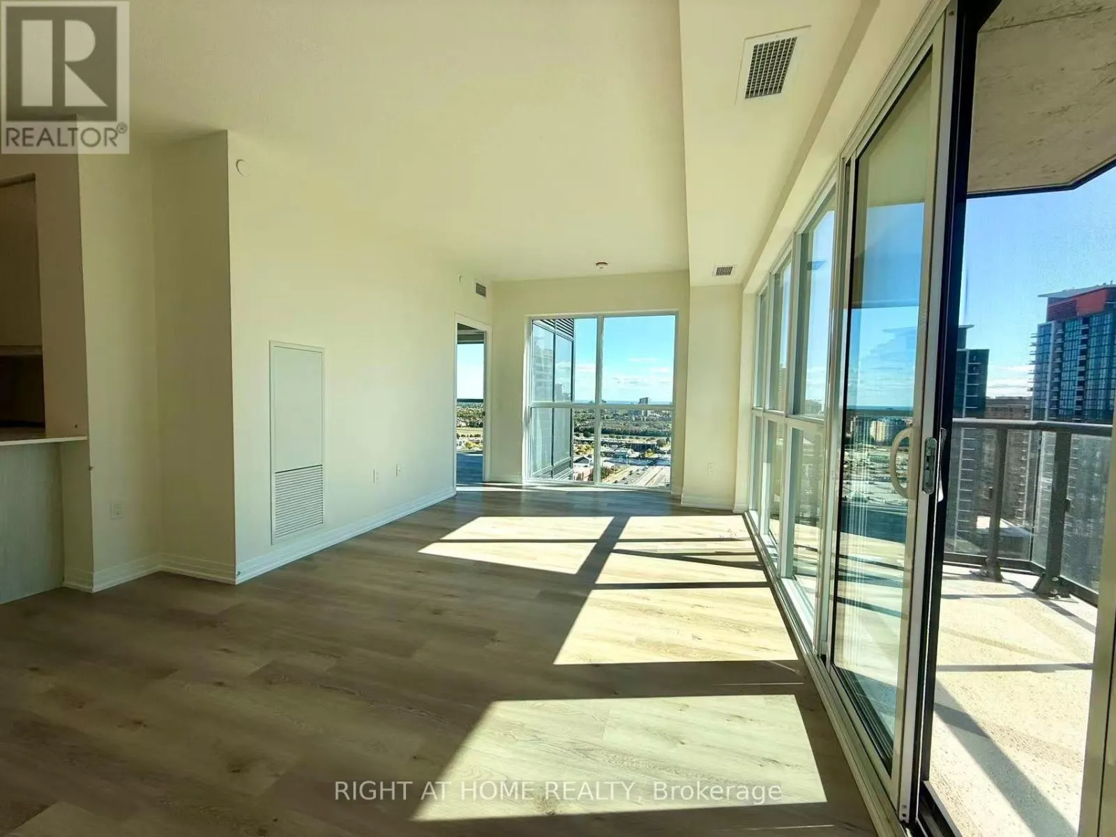 1804 - 15 WATERGARDEN DRIVE
