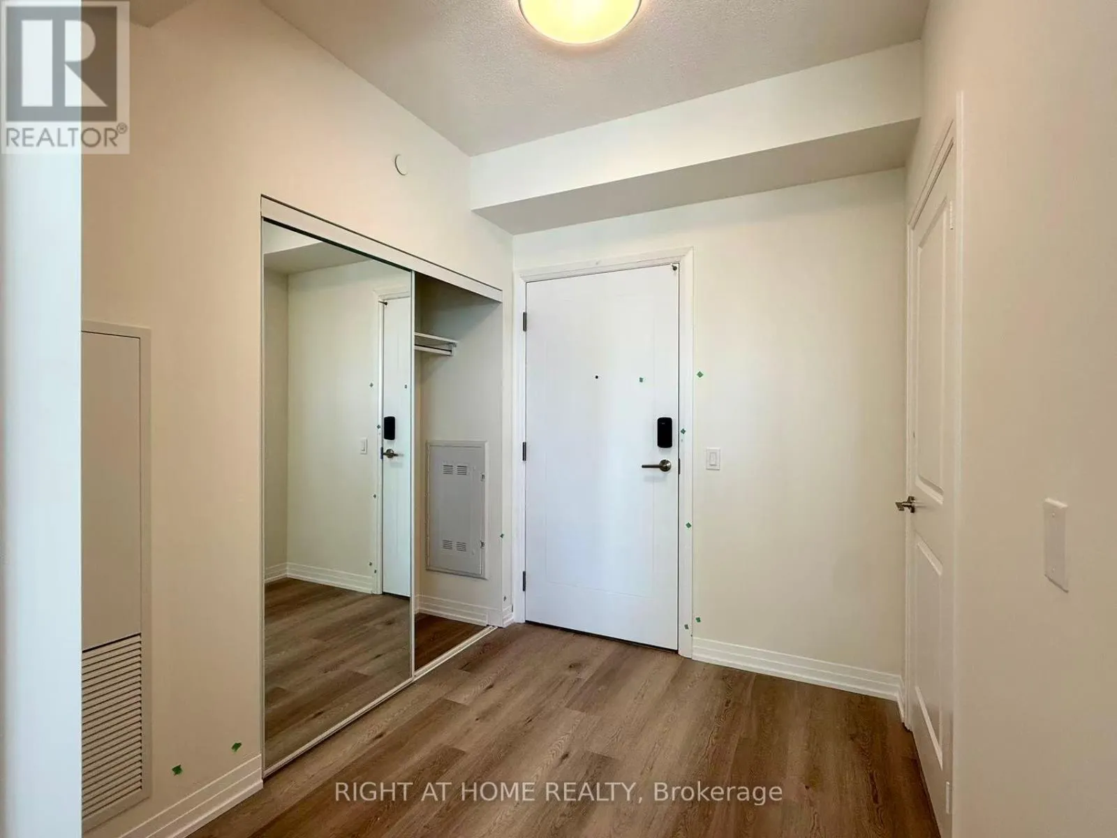 1804 - 15 WATERGARDEN DRIVE