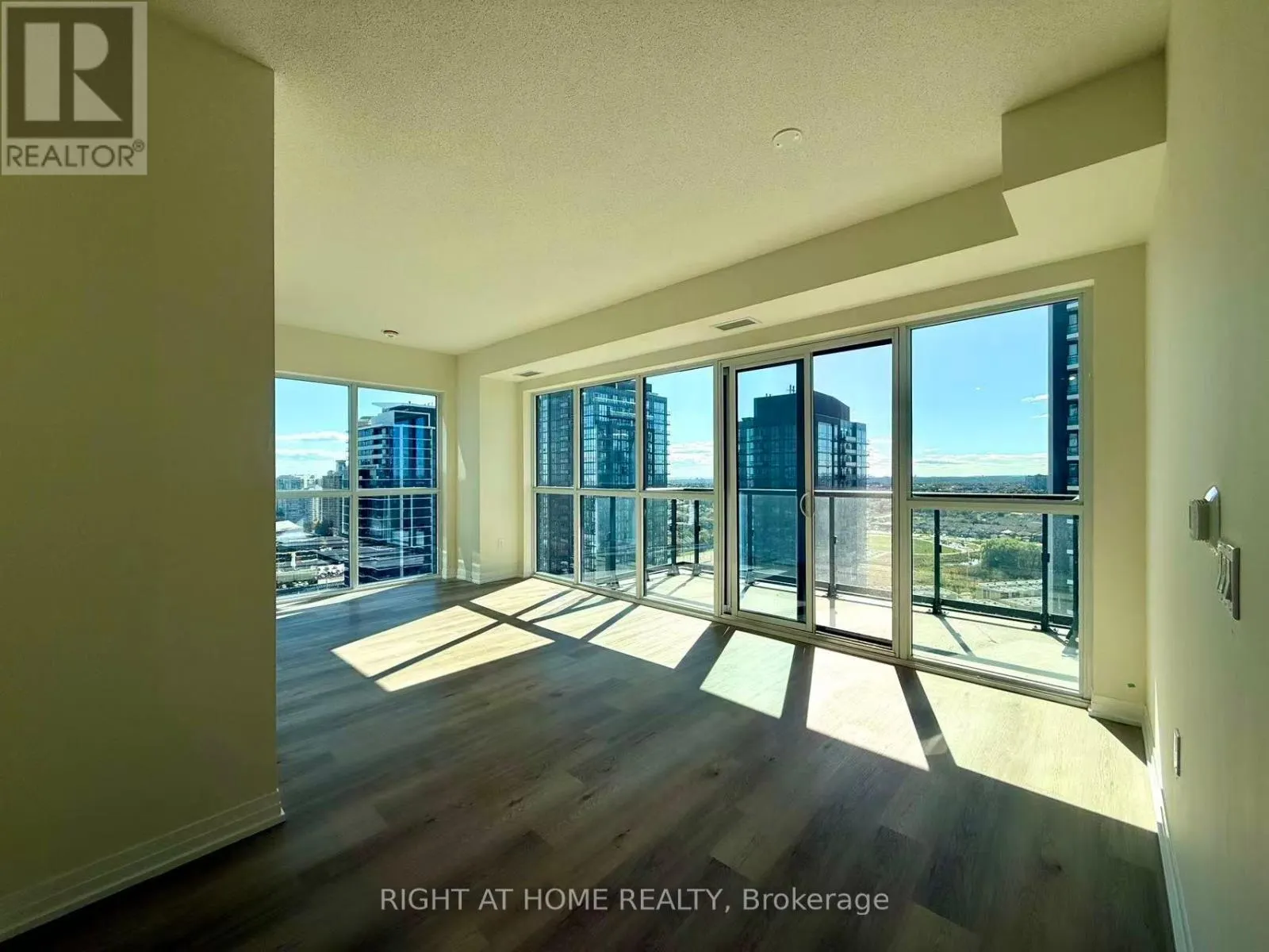 1804 - 15 WATERGARDEN DRIVE