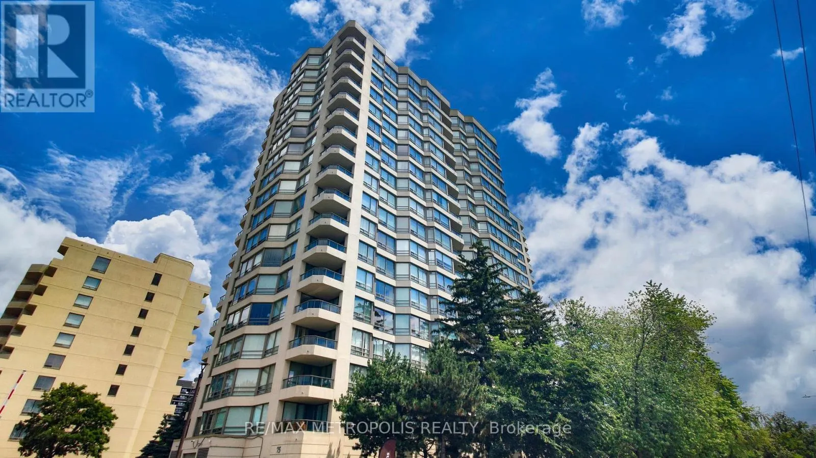 1709 - 75 KING STREET E
