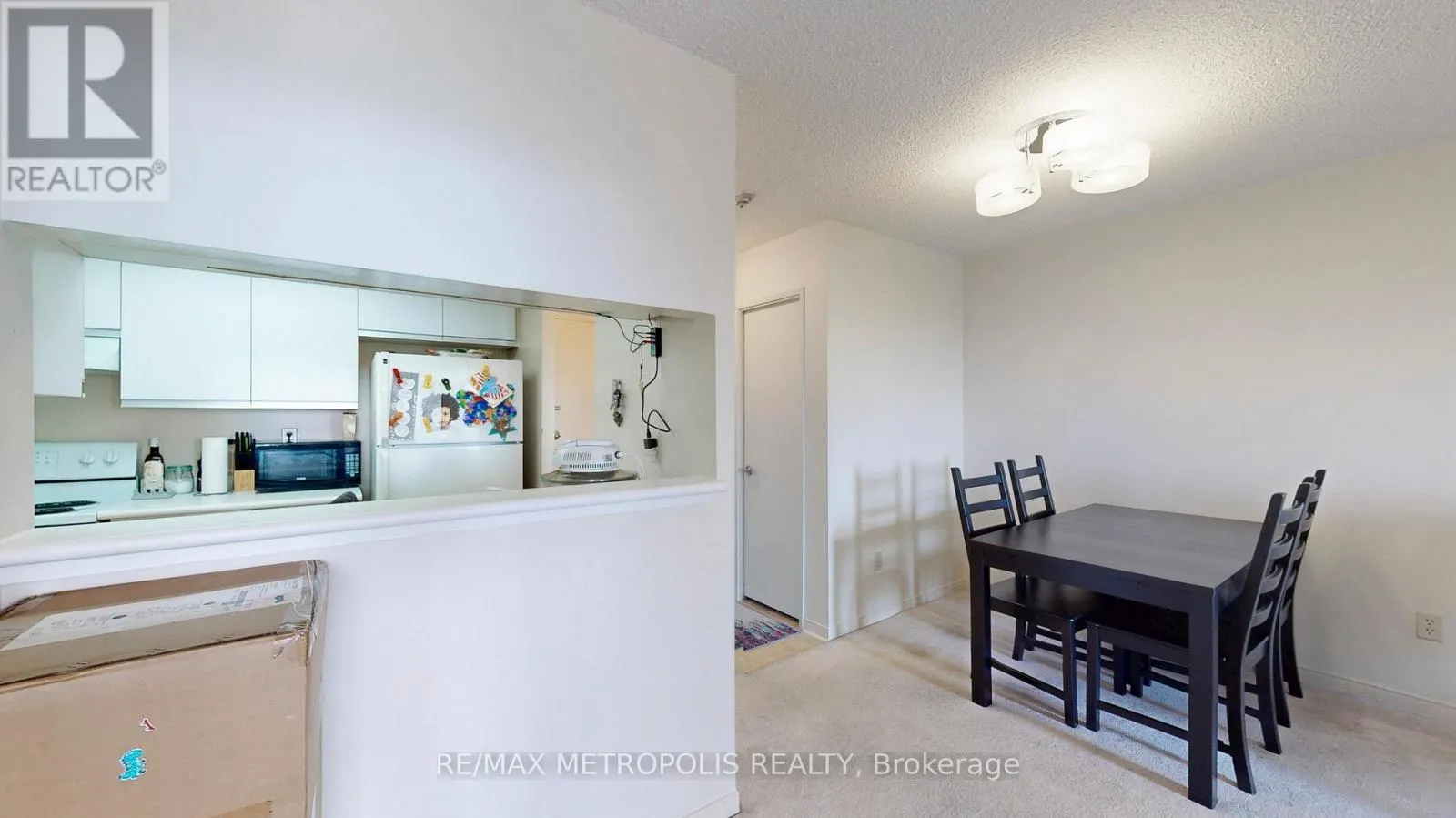 1709 - 75 KING STREET E