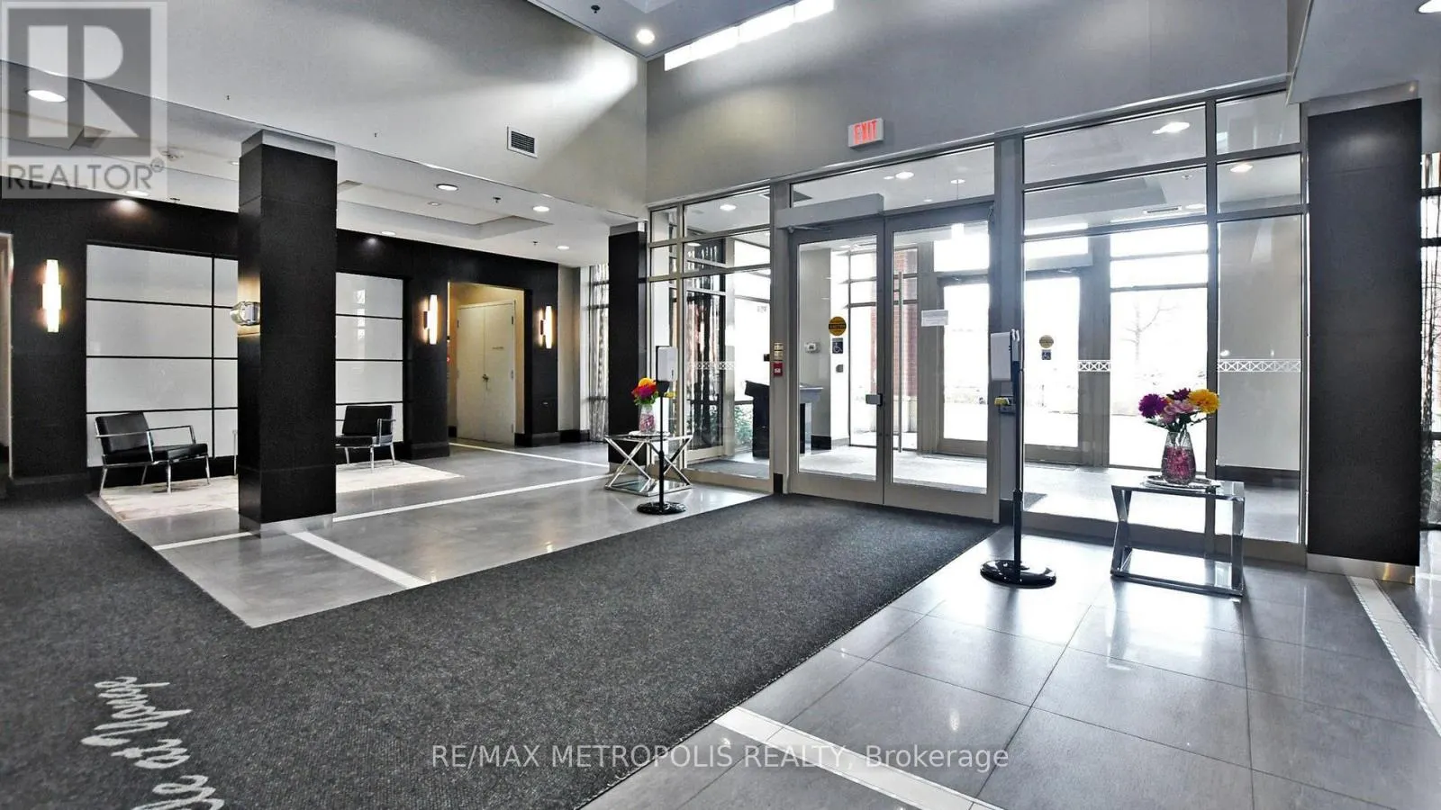 1202 - 75 KING STREET E