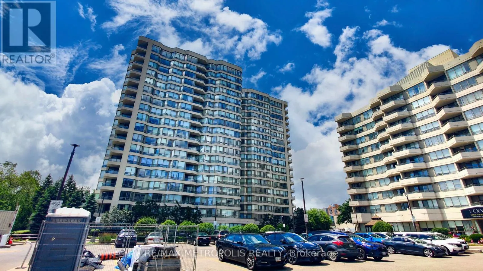 1202 - 75 KING STREET E