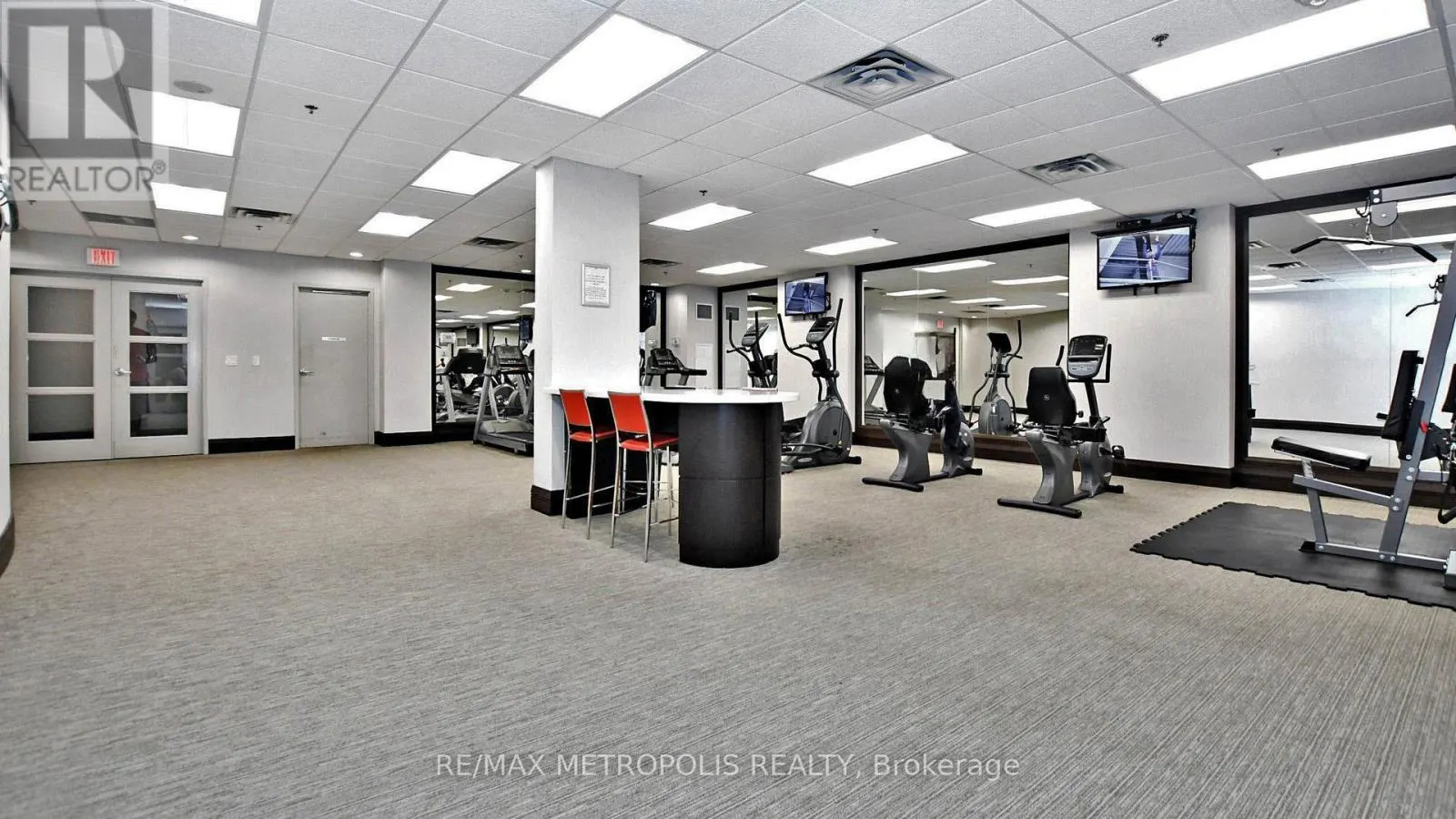 1202 - 75 KING STREET E