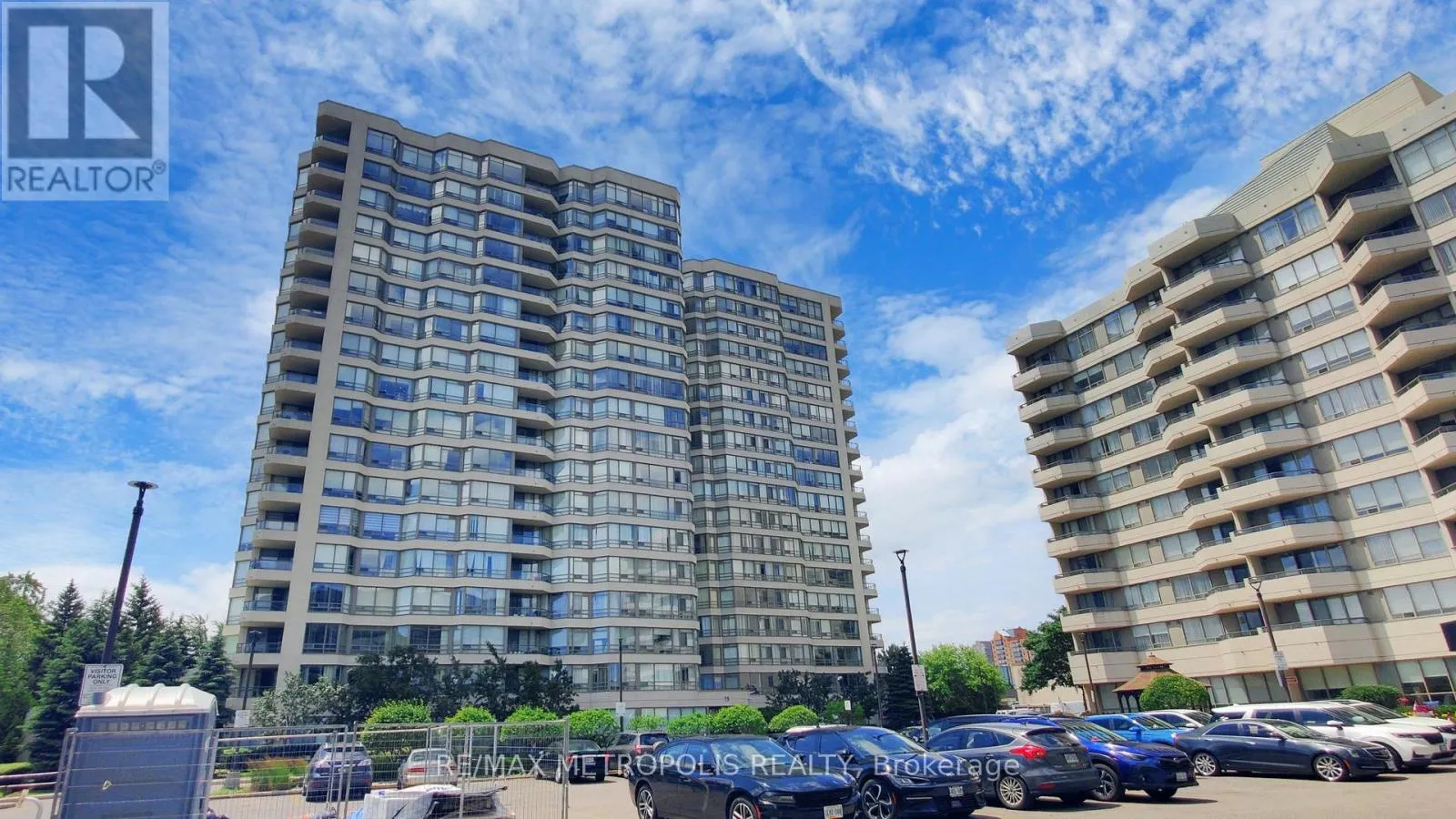 1703 - 75 KING STREET E