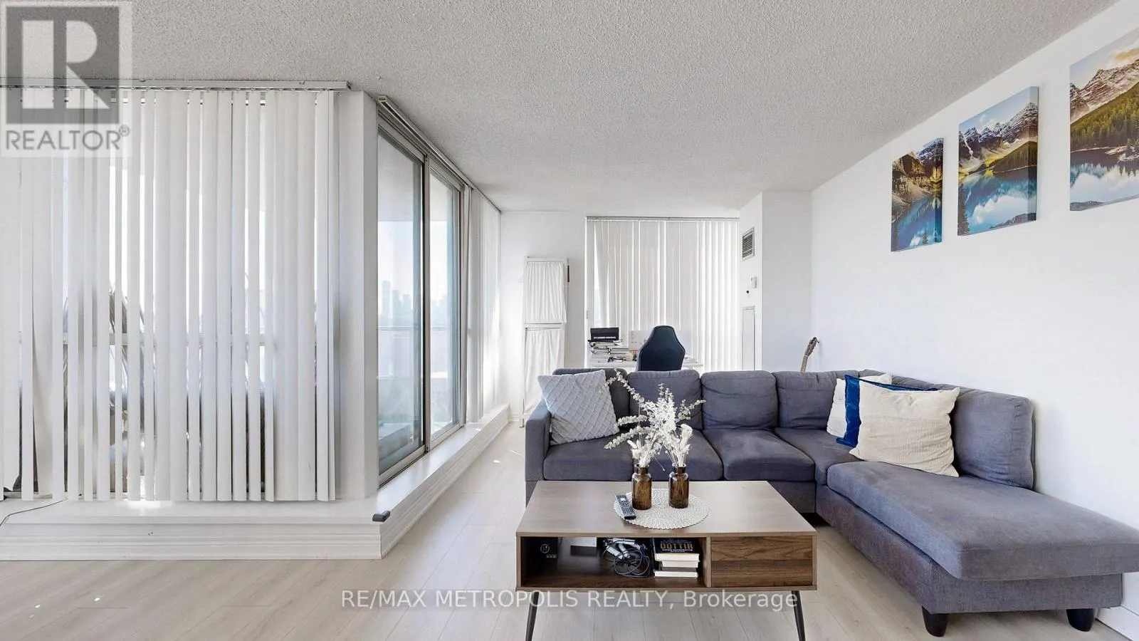1512 - 75 KING STREET E