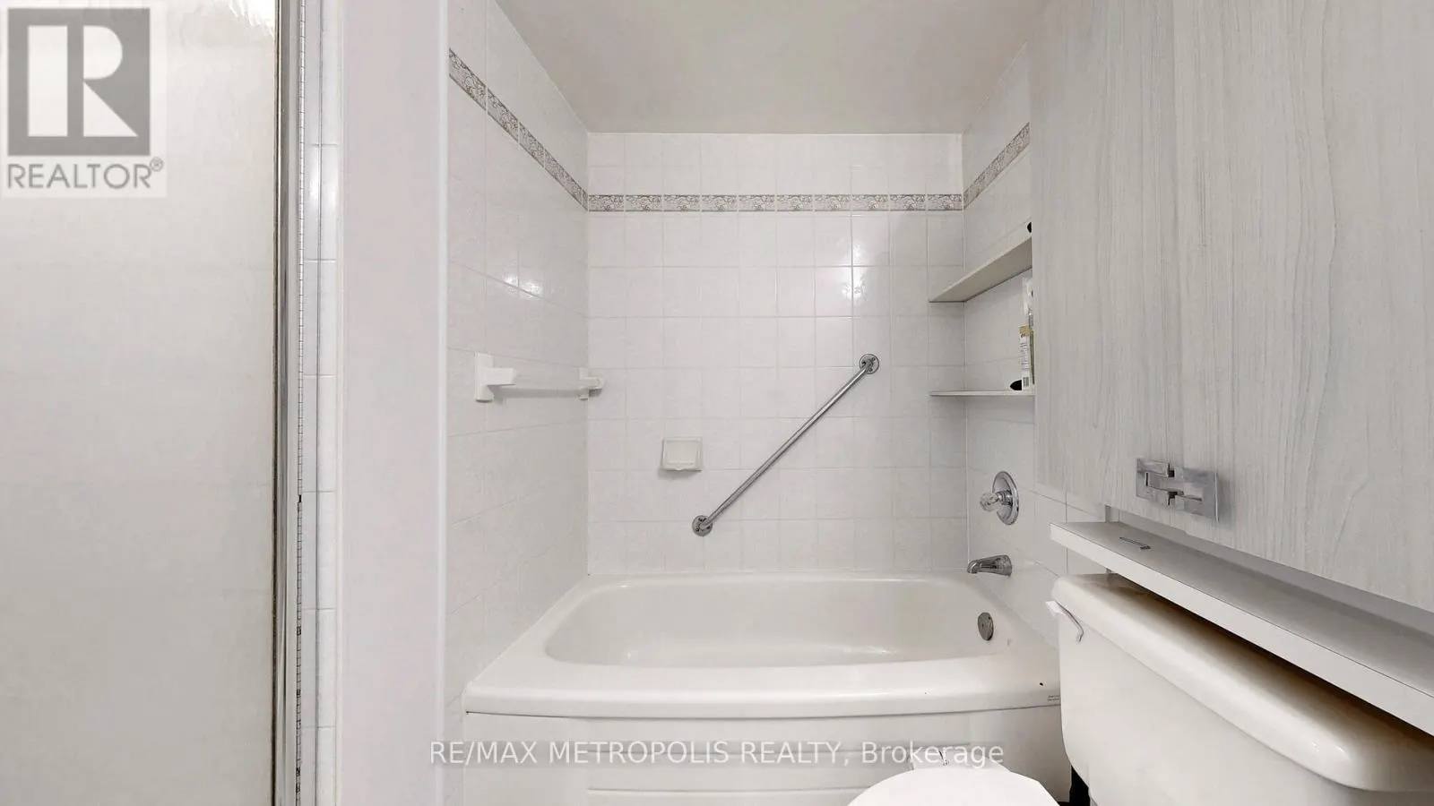 1512 - 75 KING STREET E
