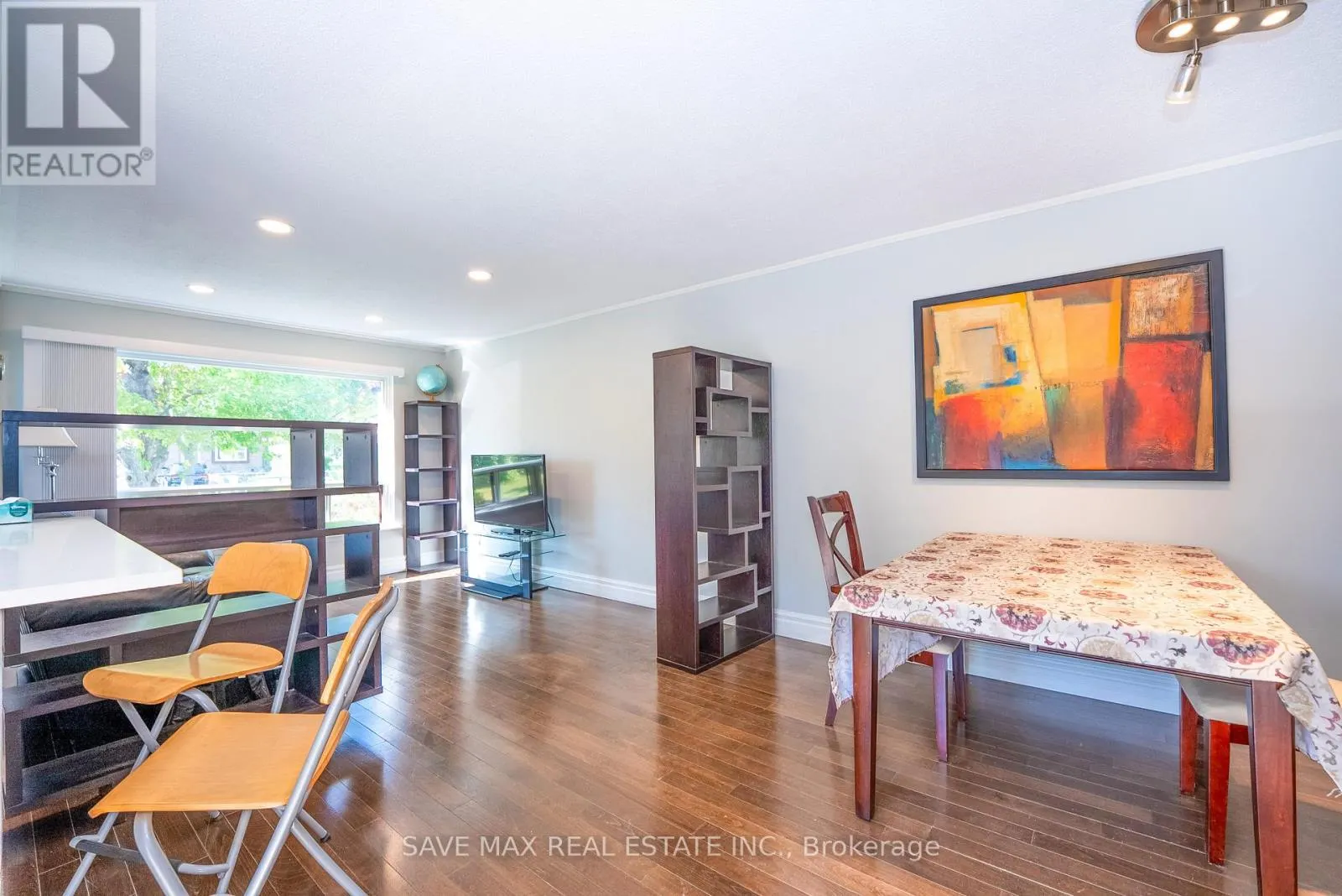 93 ARCHDEKIN DRIVE