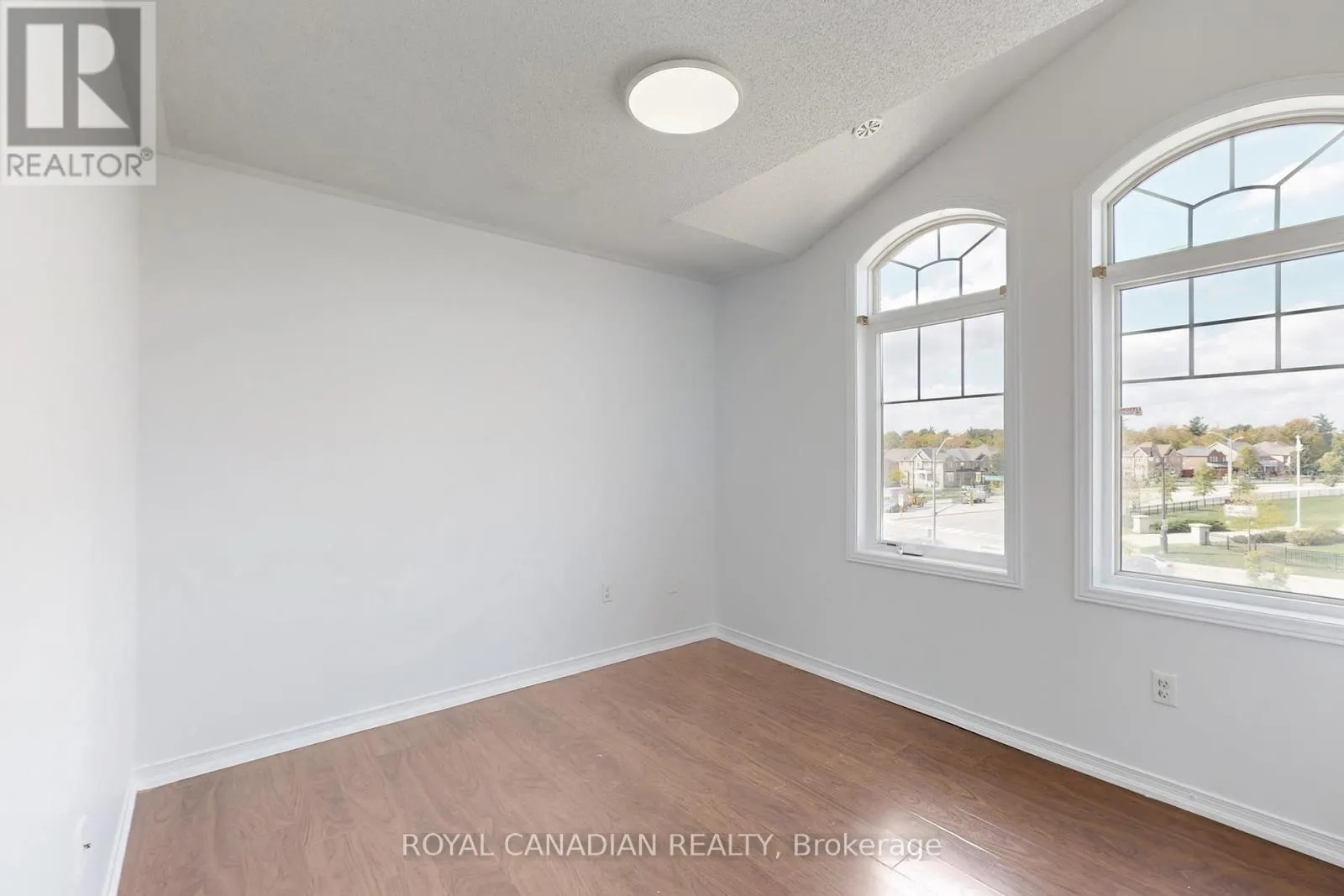 54 CHESTERWOOD CRESCENT