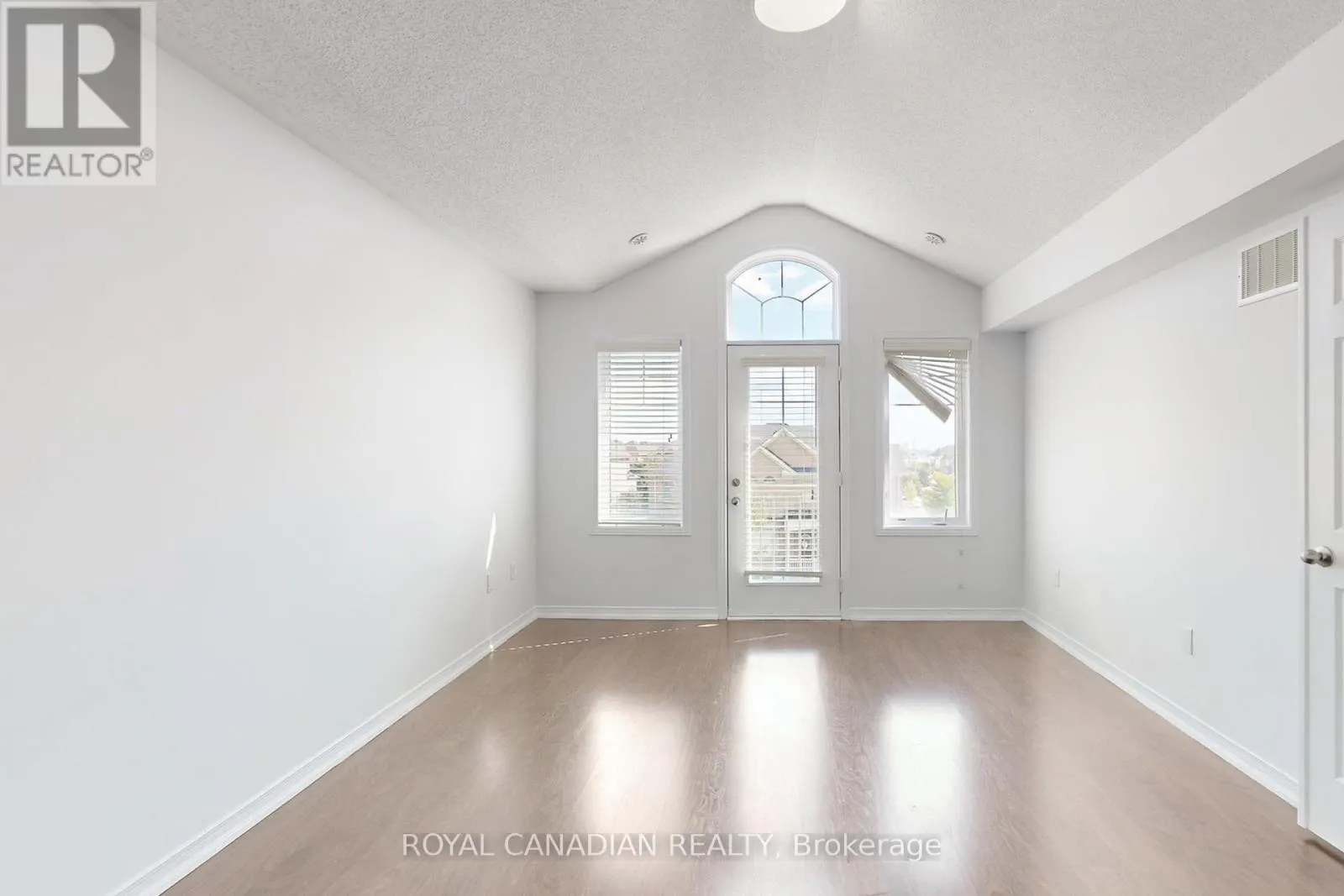 54 CHESTERWOOD CRESCENT