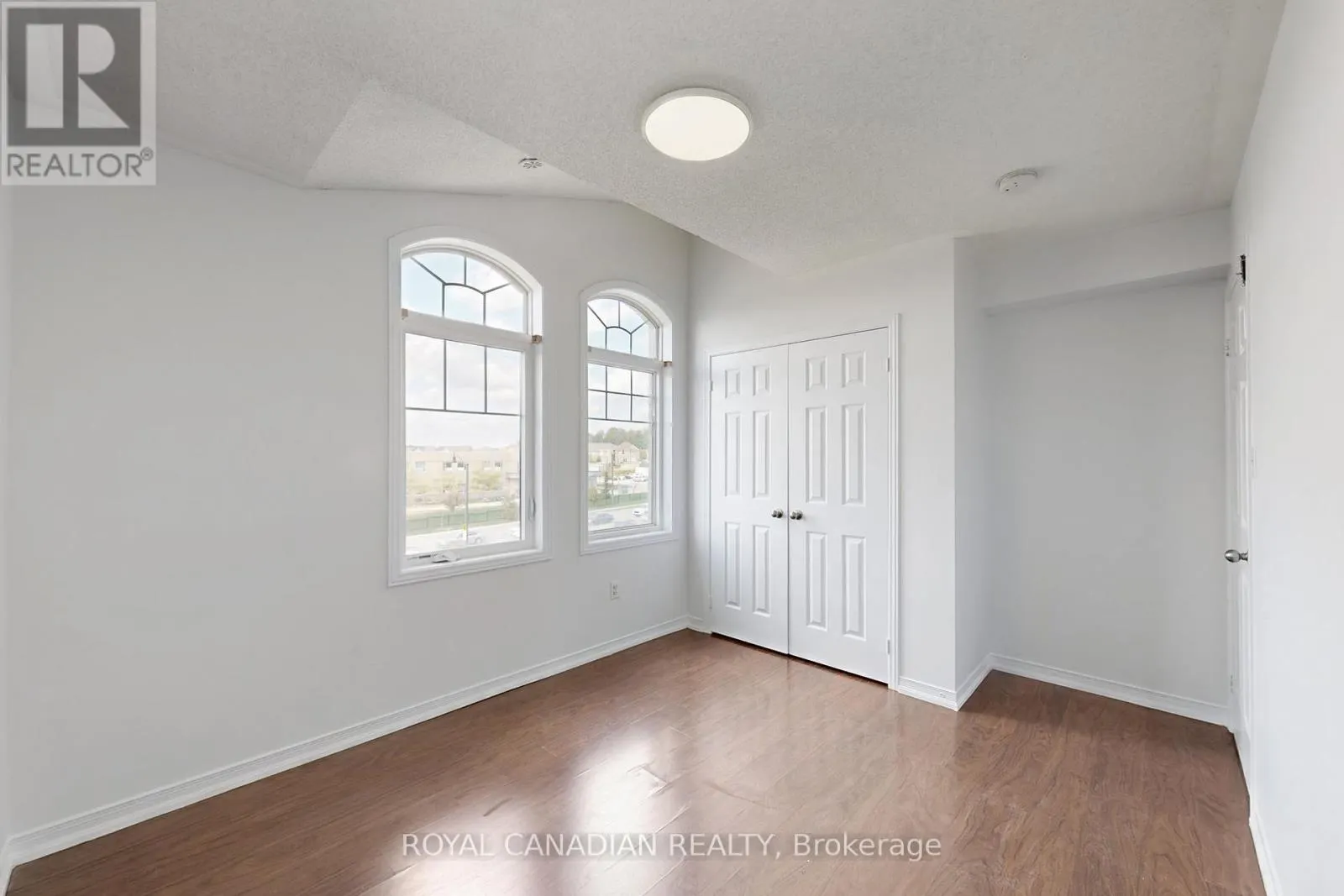 54 CHESTERWOOD CRESCENT