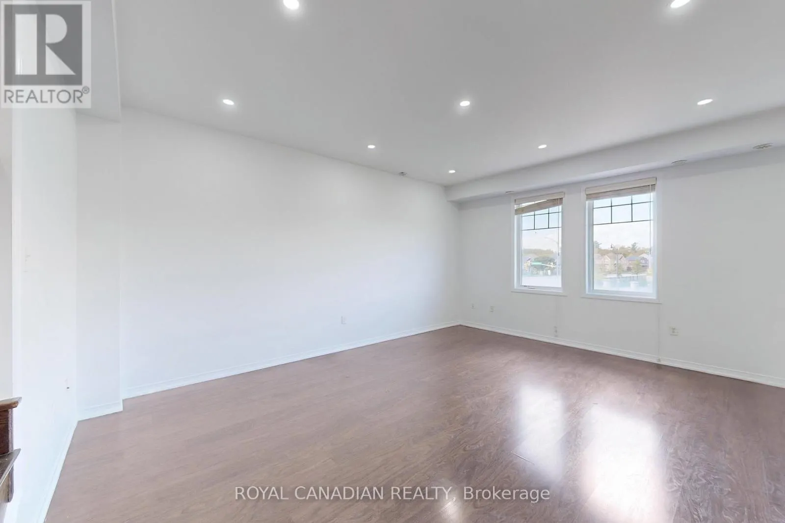 54 CHESTERWOOD CRESCENT