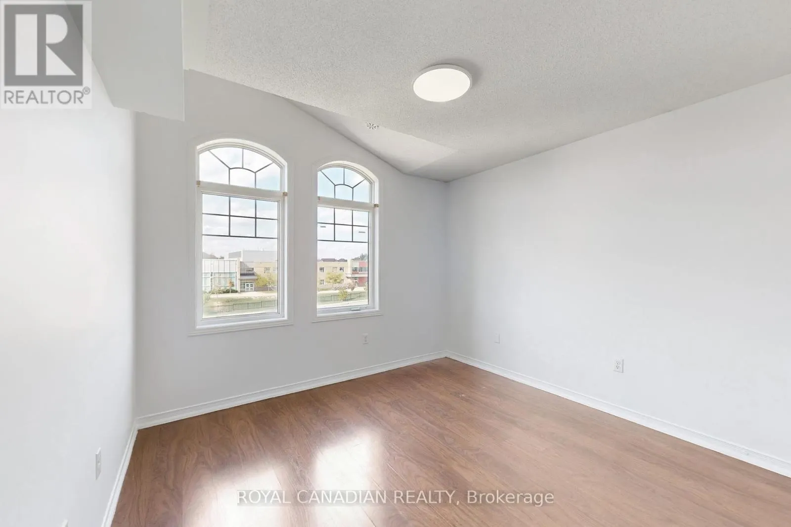 54 CHESTERWOOD CRESCENT