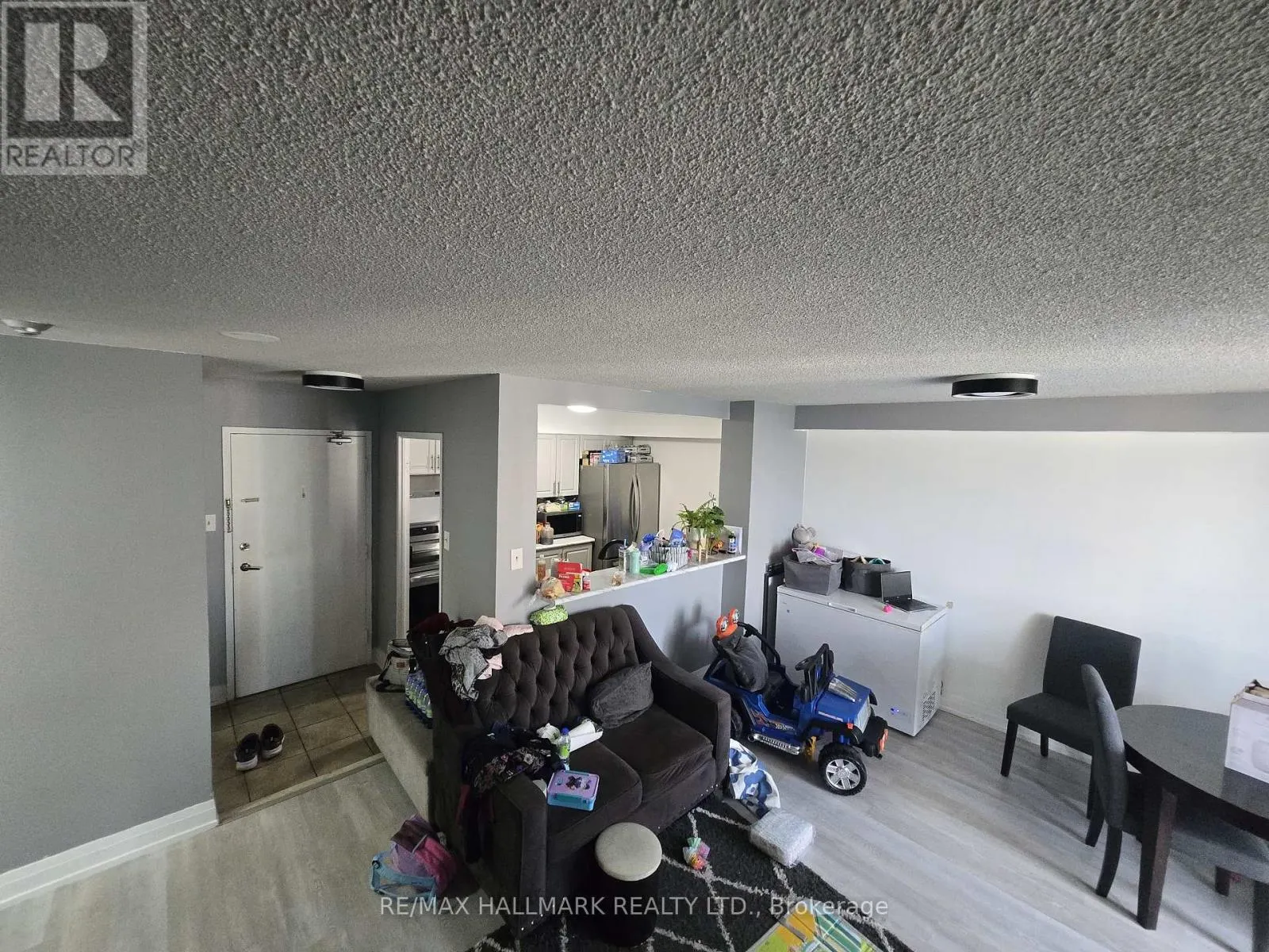 1802 - 3077 WESTON ROAD