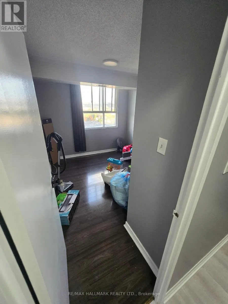 1802 - 3077 WESTON ROAD