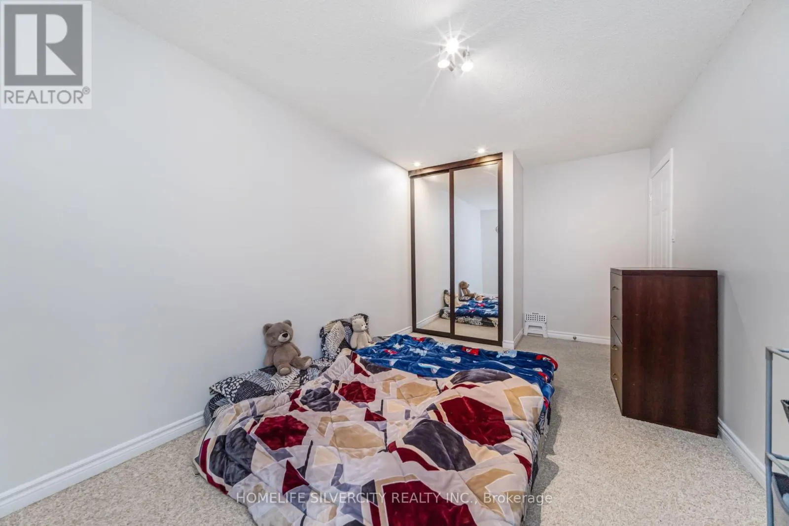 23 JUDITH CRESCENT