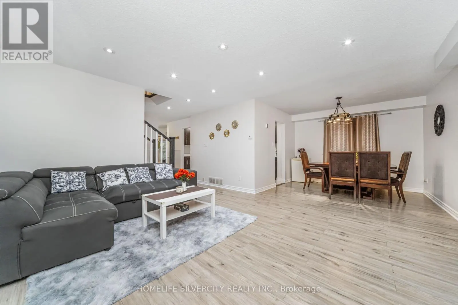 23 JUDITH CRESCENT