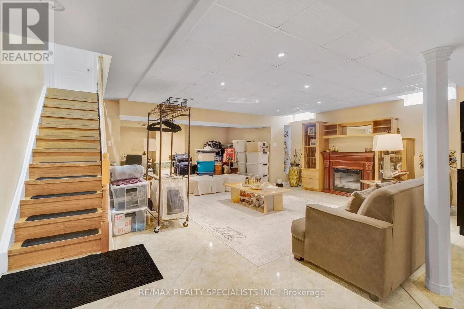 4982 MAXINE PLACE