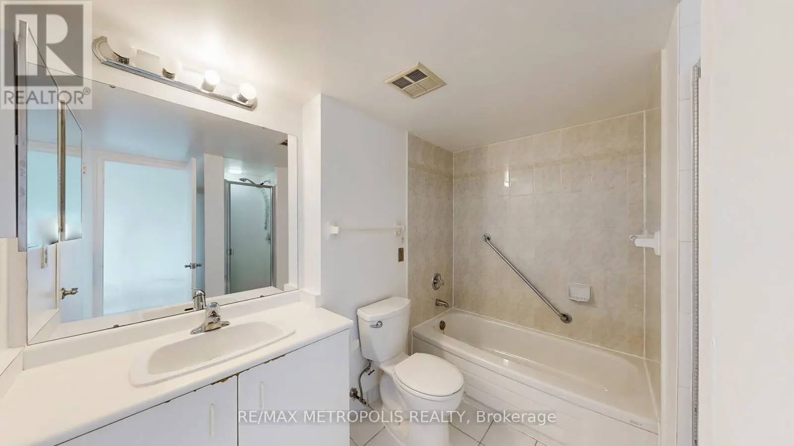 1609 - 75 KING STREET E