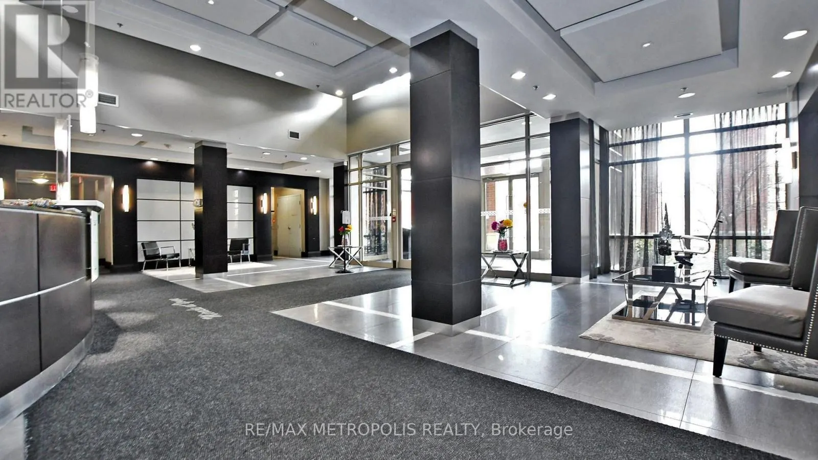 1609 - 75 KING STREET E