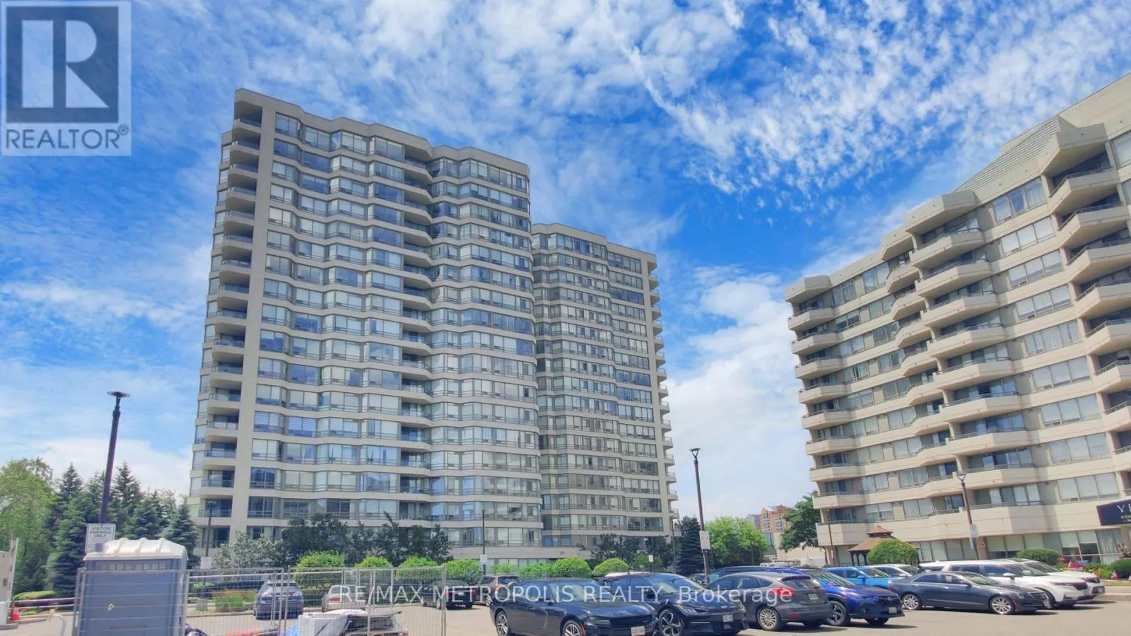1609 - 75 KING STREET E