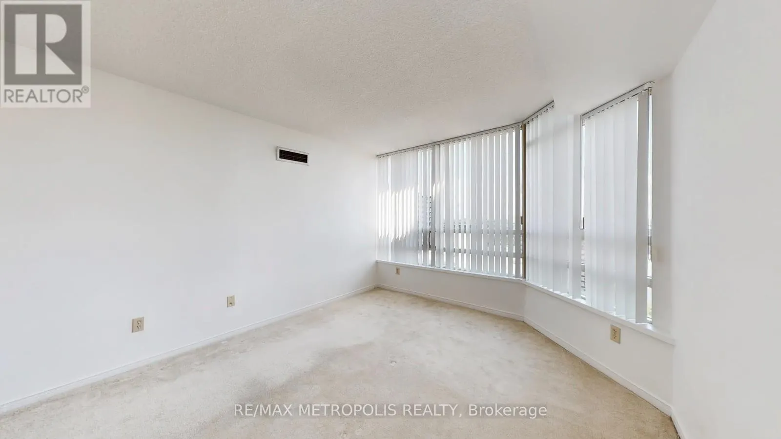 1609 - 75 KING STREET E
