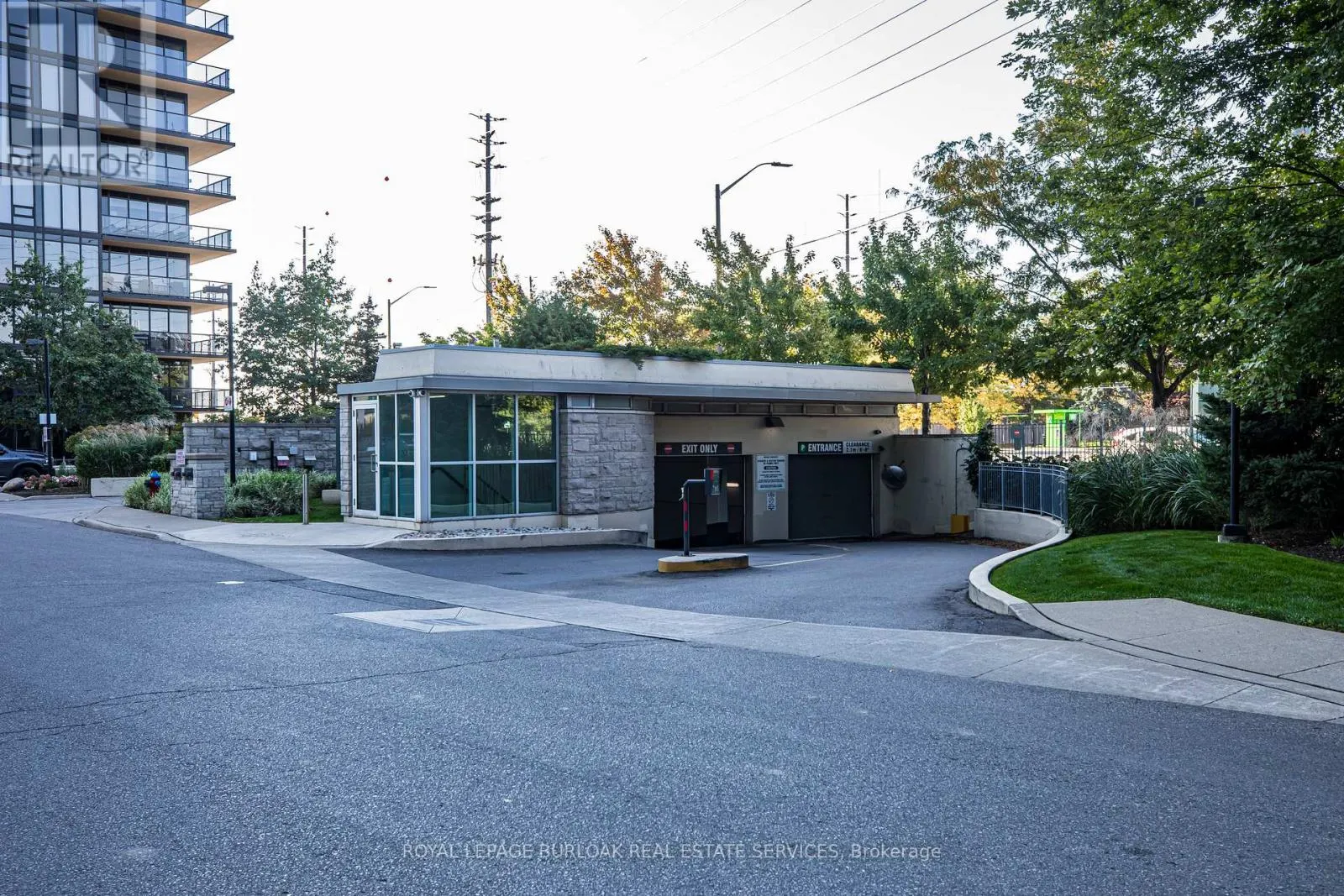 502 - 1055 SOUTHDOWN ROAD