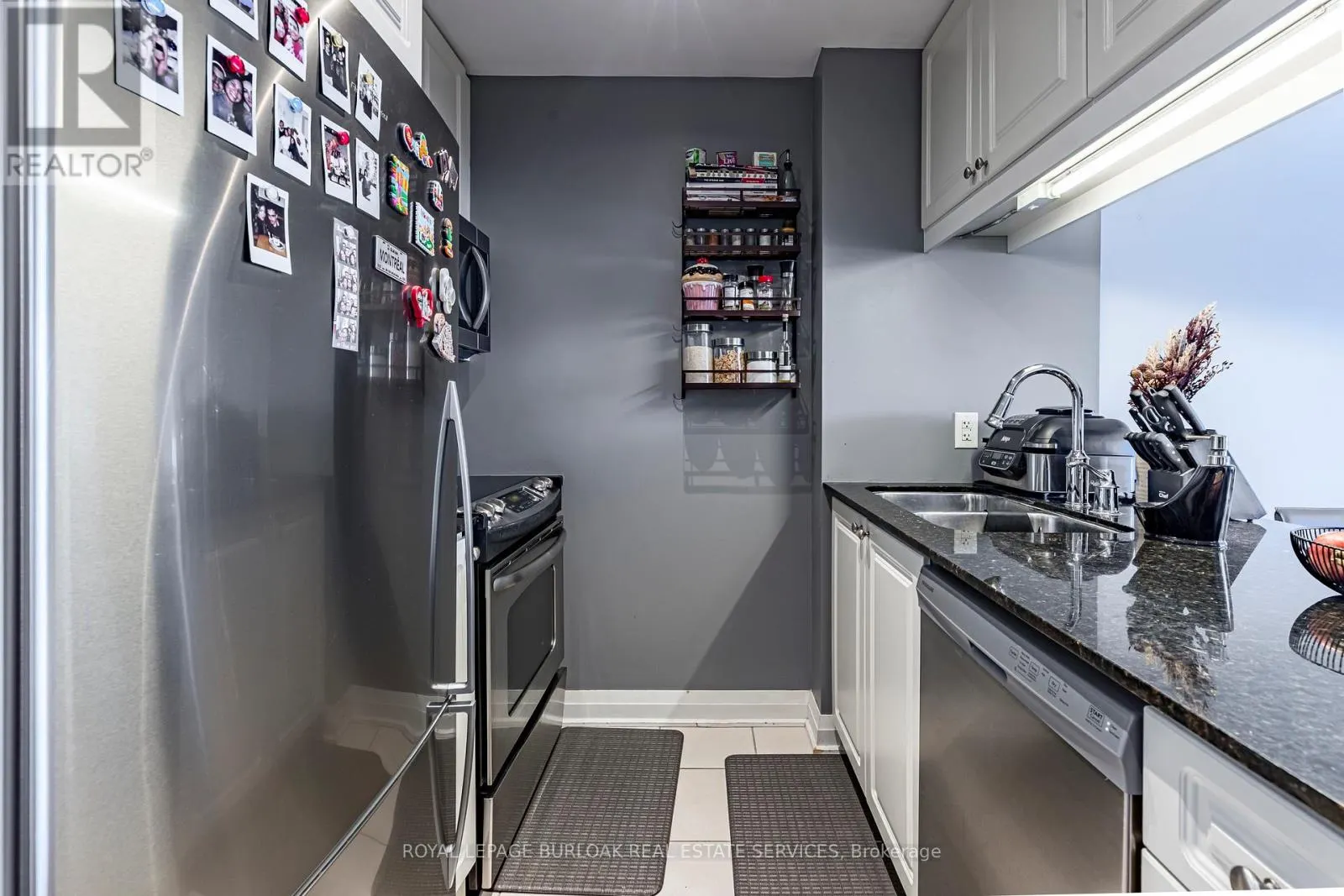 502 - 1055 SOUTHDOWN ROAD